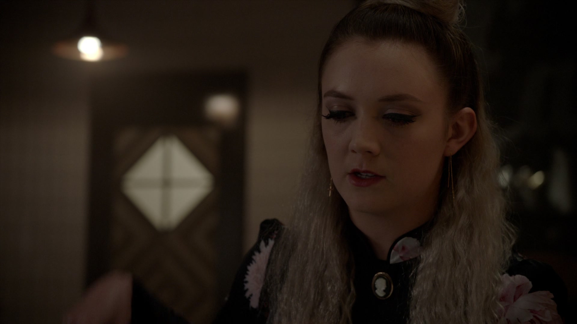 American_Horror_Story_S07_E10_Charles_Manson_Charge_1080p_BluRay_004055.jpg