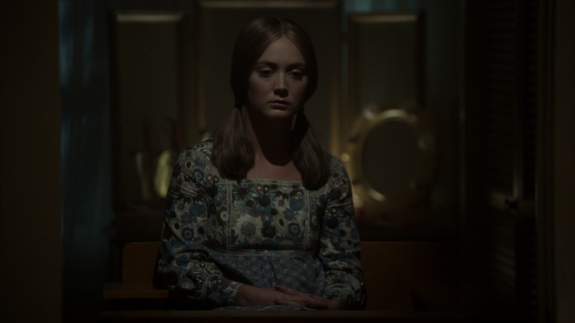 American_Horror_Story_S07_E10_Charles_Manson_Charge_1080p_BluRay_004710.jpg