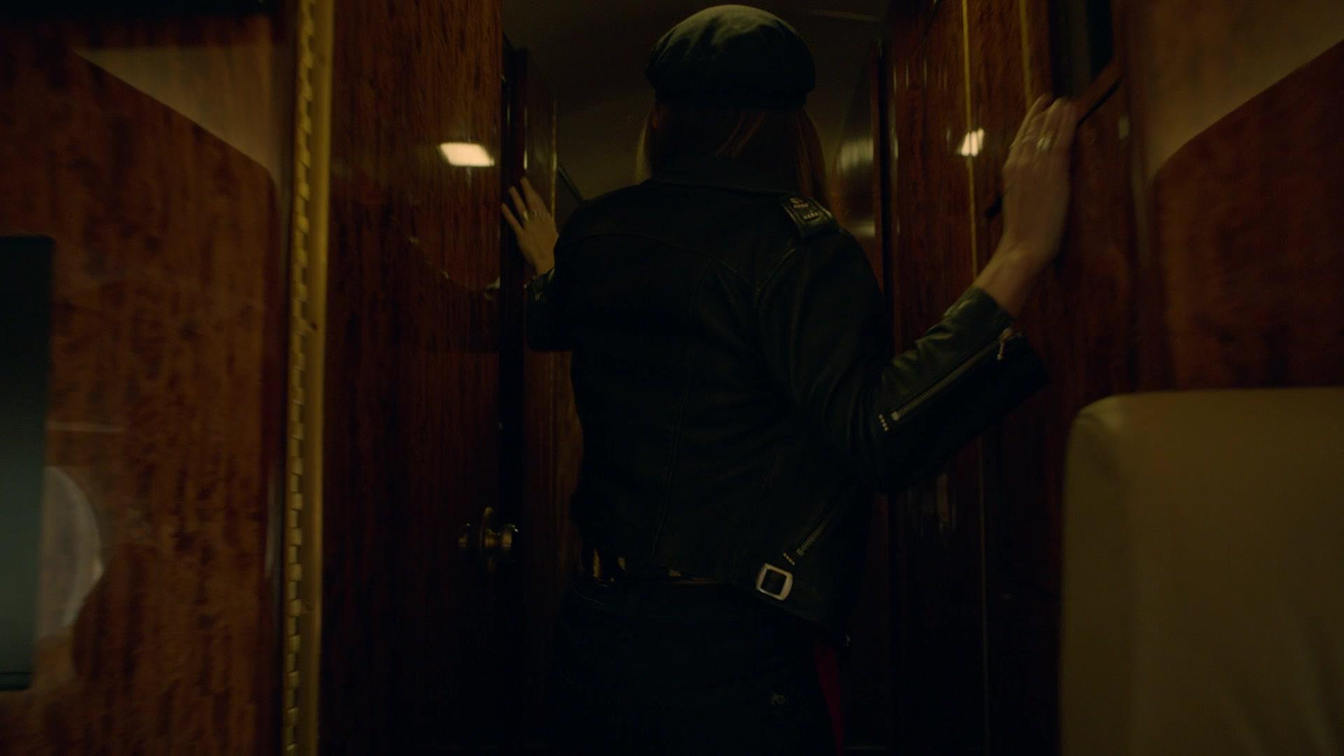 American_Horror_Story_S08E01_1080p_BluRay__1066.jpg