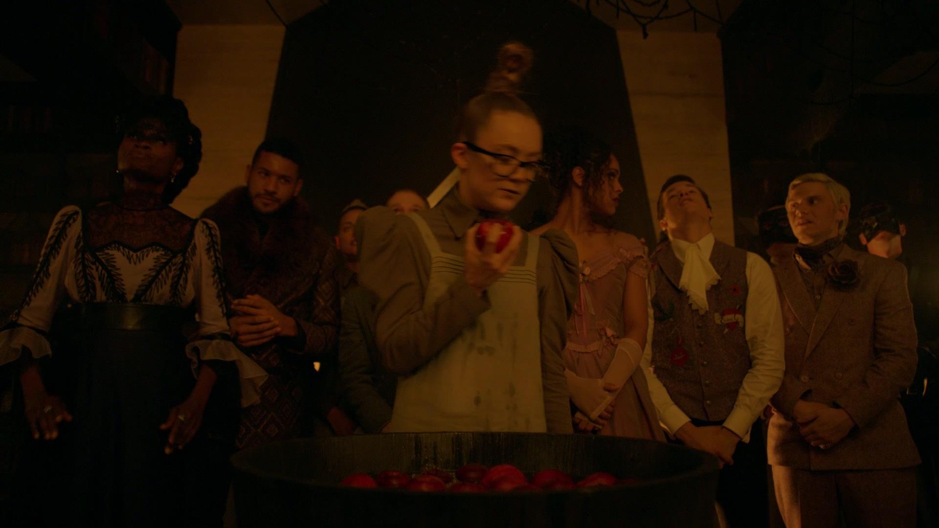 American_Horror_Story_S08E03_1080p_BluRay__4517.jpg