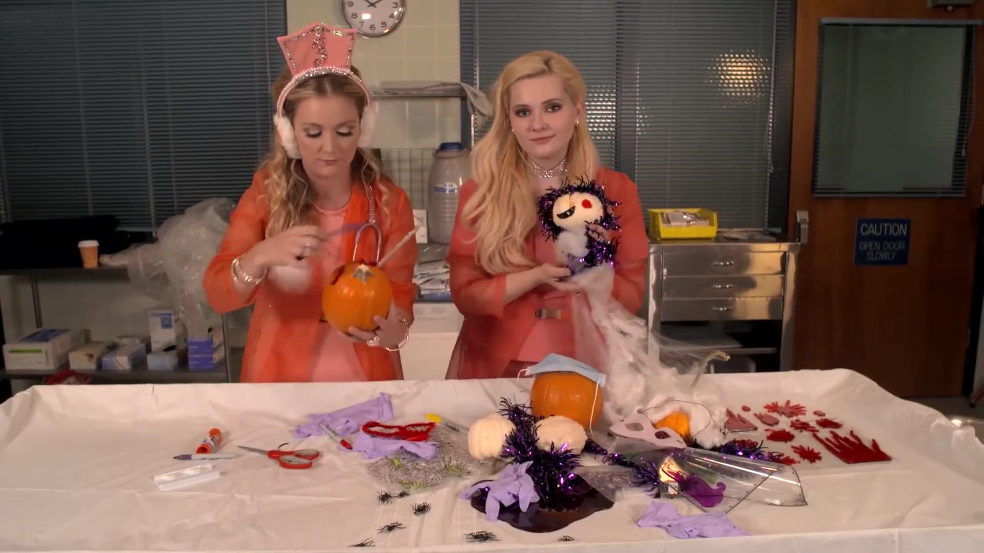 PumpkinDecoratingChanels_SQS2_215.jpg