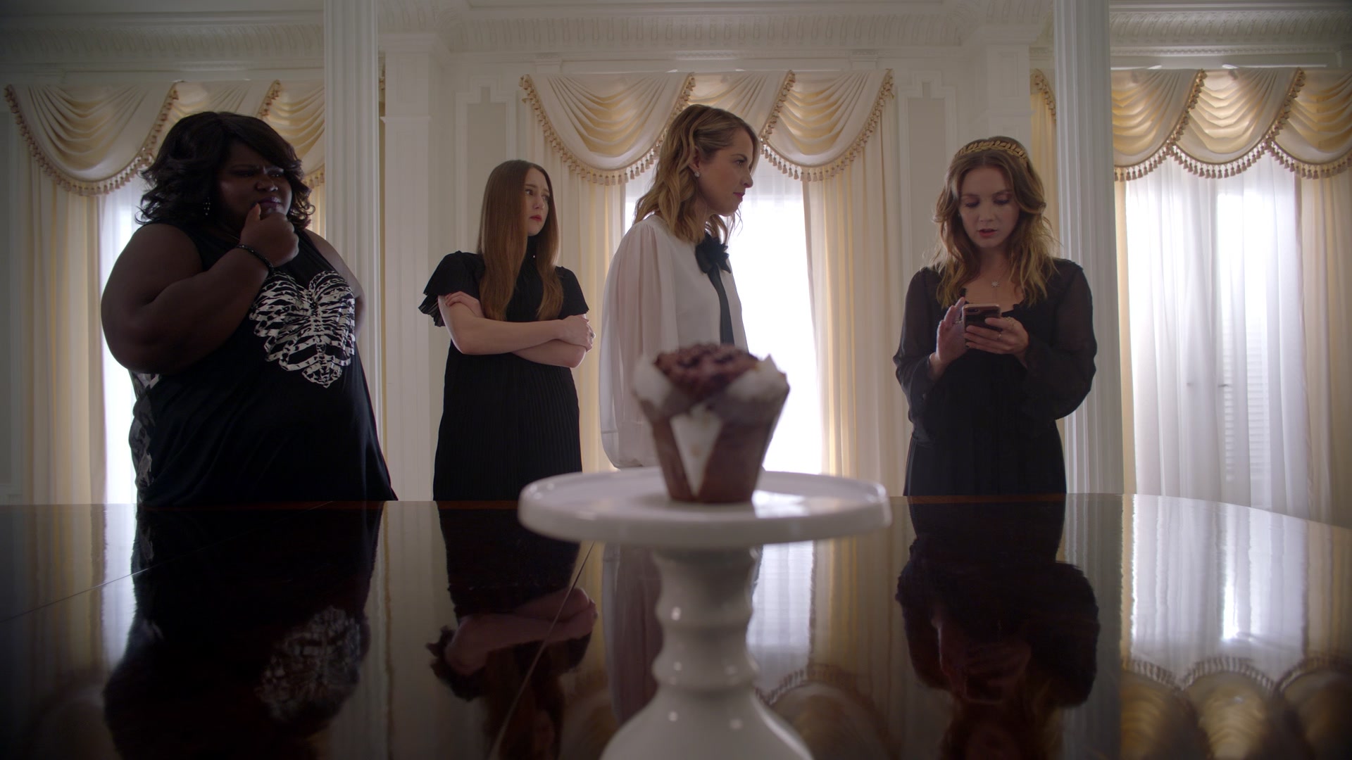 American_Horror_Story_S08_E07_Traitor_1080pBluRay_002711.jpg
