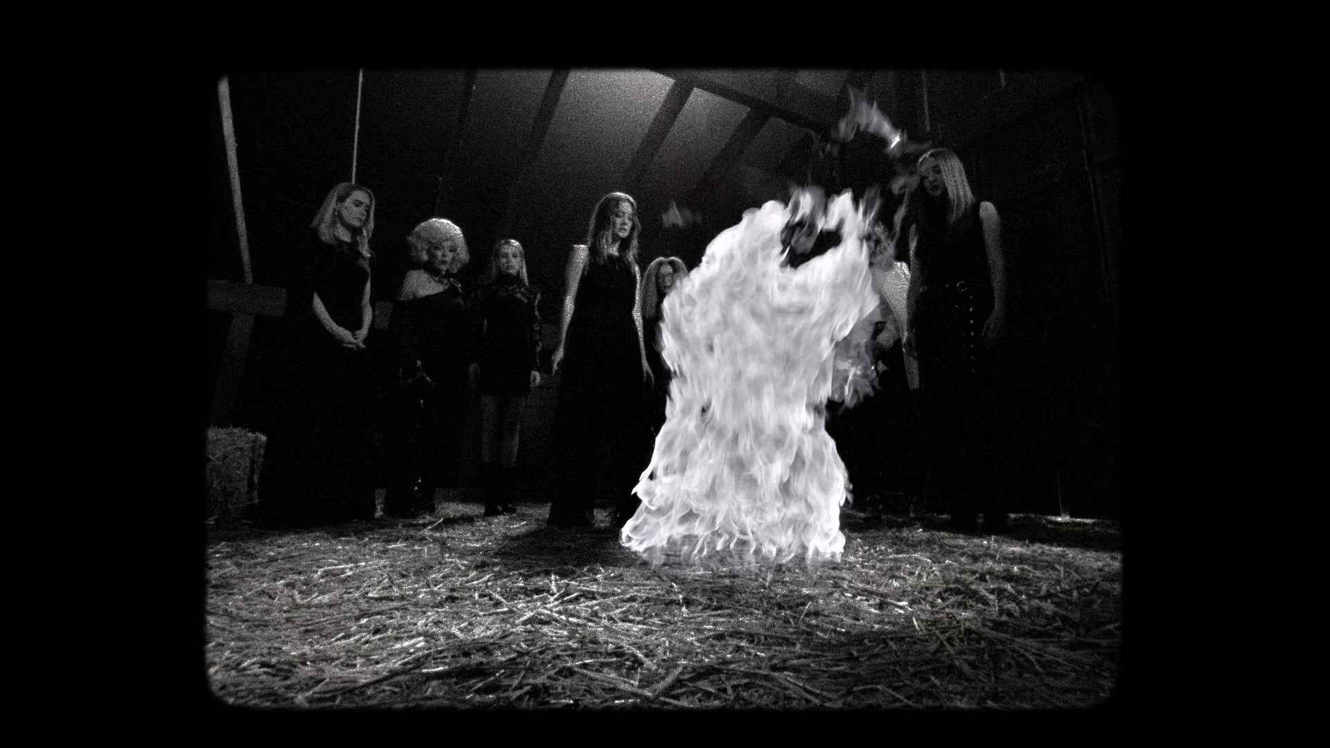 American_Horror_Story_S08_E07_Traitor_1080pBluRay_004605.jpg