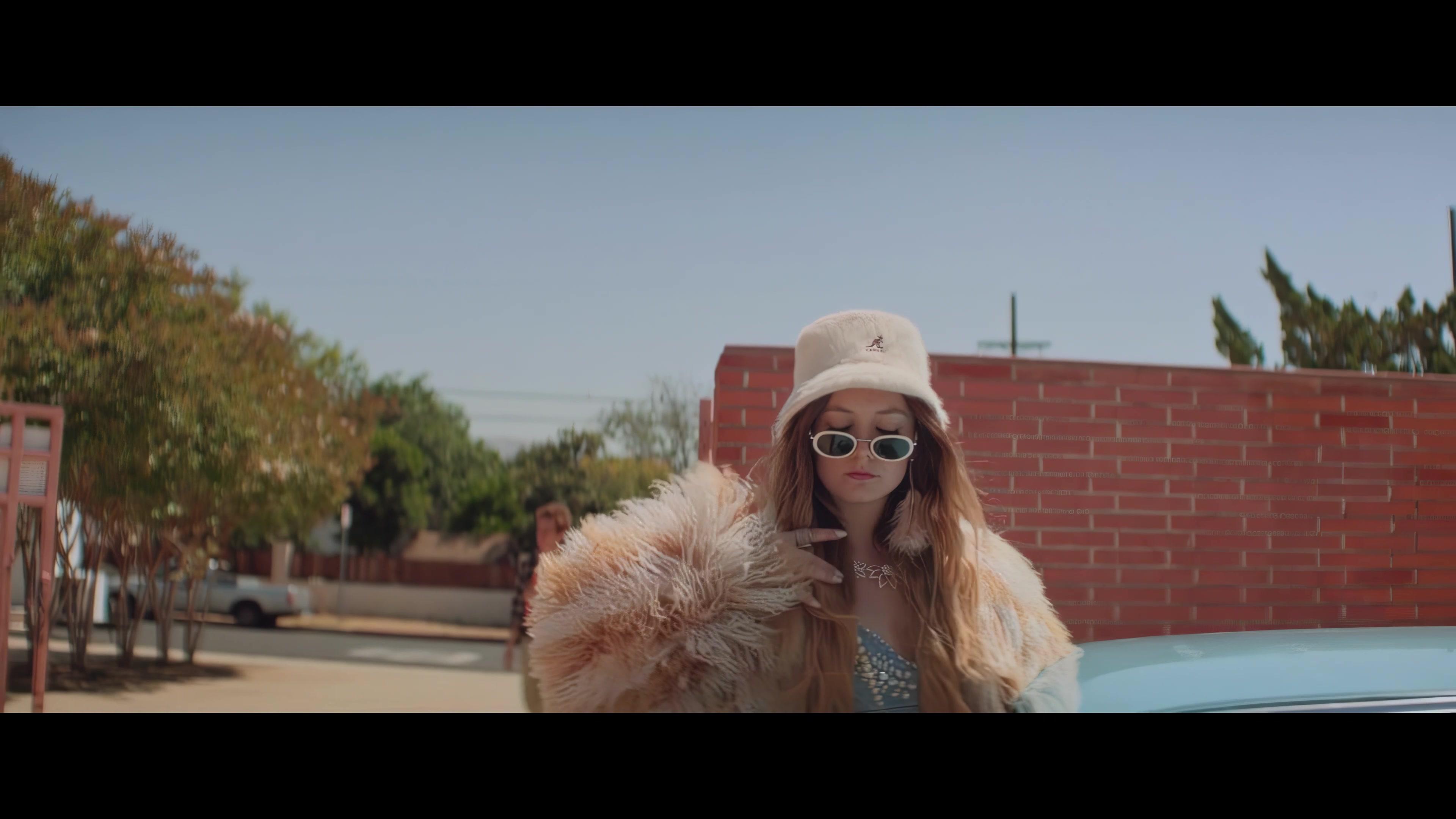 Booksmart_BillieScenes_IHBL_0008.jpg