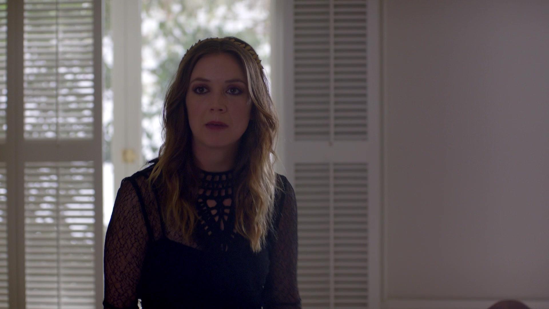 American_Horror_Story_S08E09_Fire_and_Reign_1080p_0908.jpg