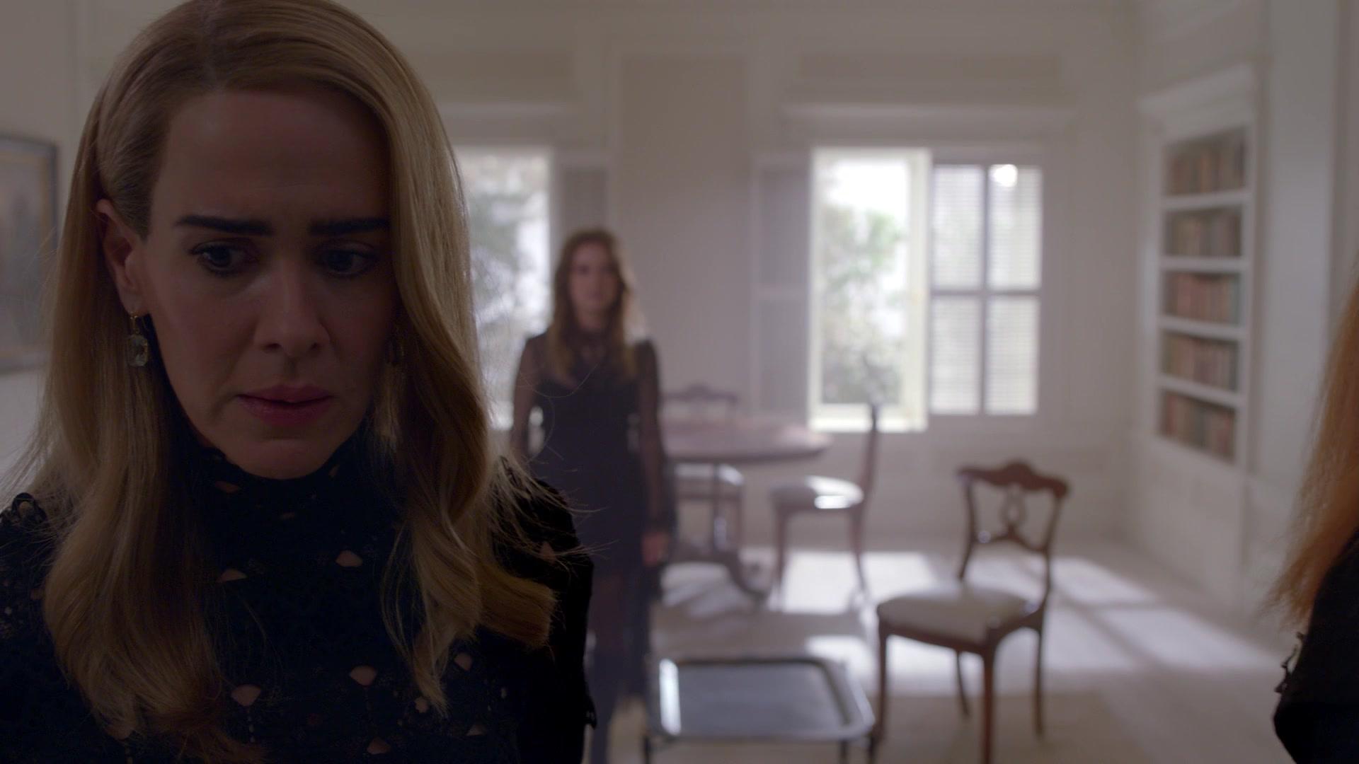 American_Horror_Story_S08E09_Fire_and_Reign_1080p_1292.jpg