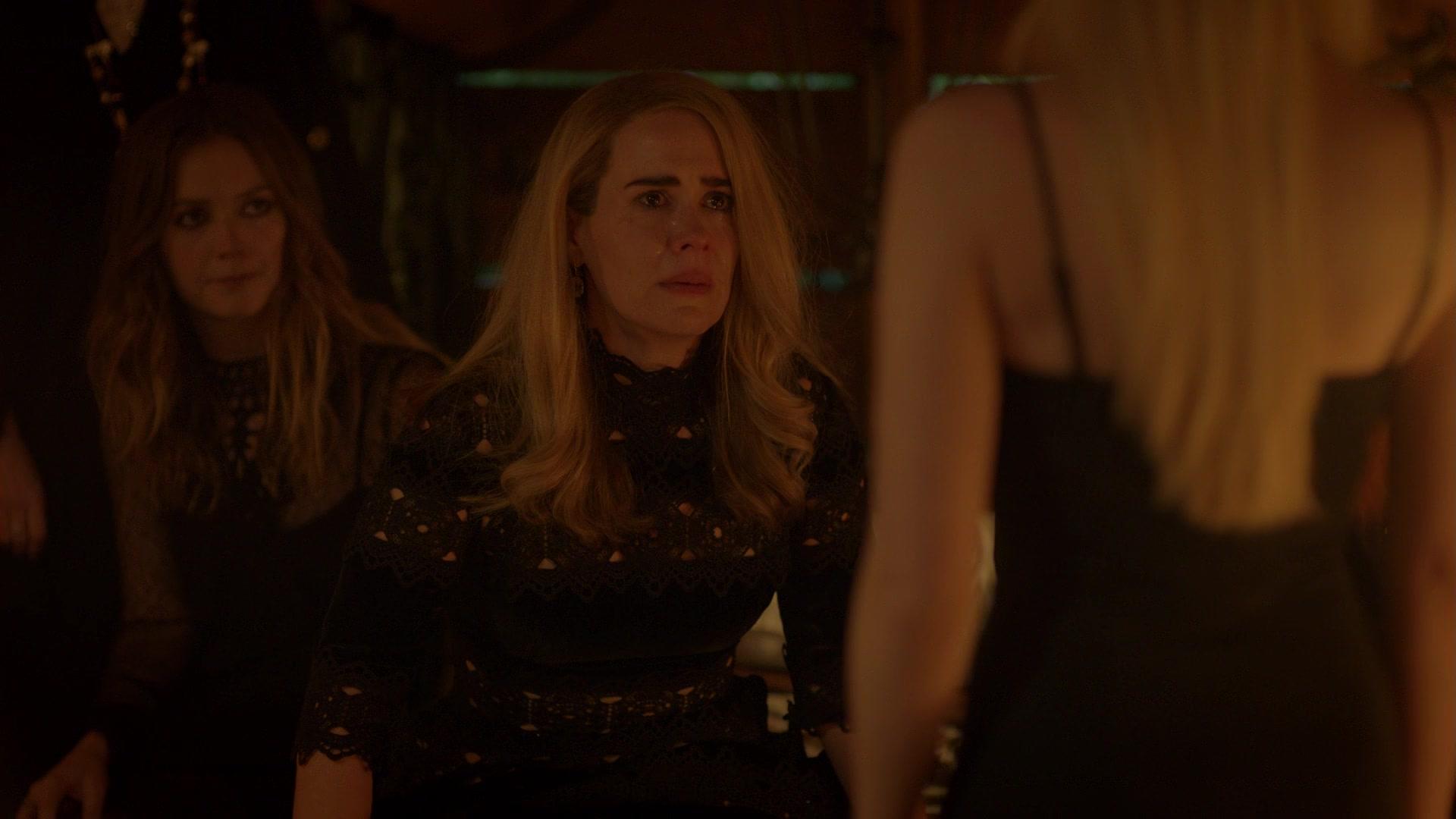 American_Horror_Story_S08E09_Fire_and_Reign_1080p_2510.jpg