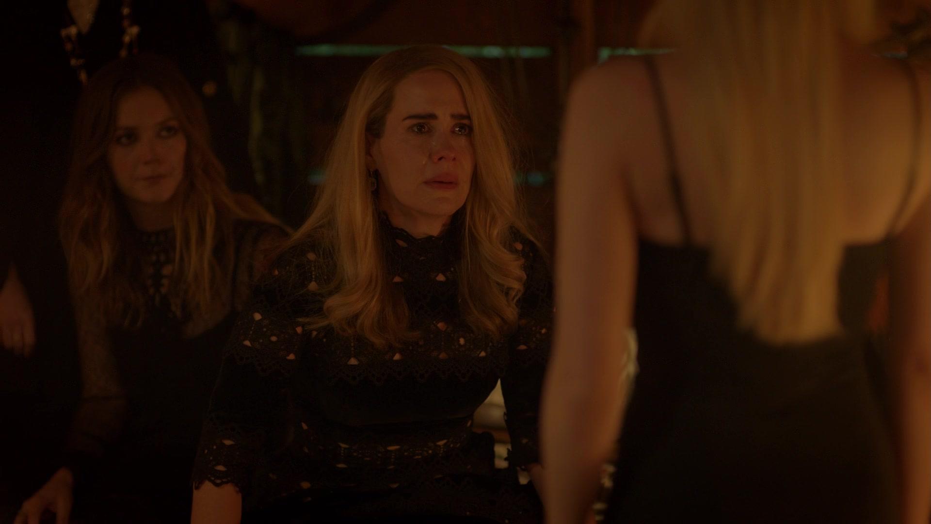 American_Horror_Story_S08E09_Fire_and_Reign_1080p_2511.jpg