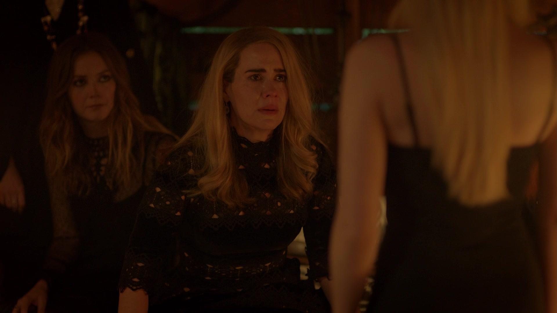 American_Horror_Story_S08E09_Fire_and_Reign_1080p_2512.jpg