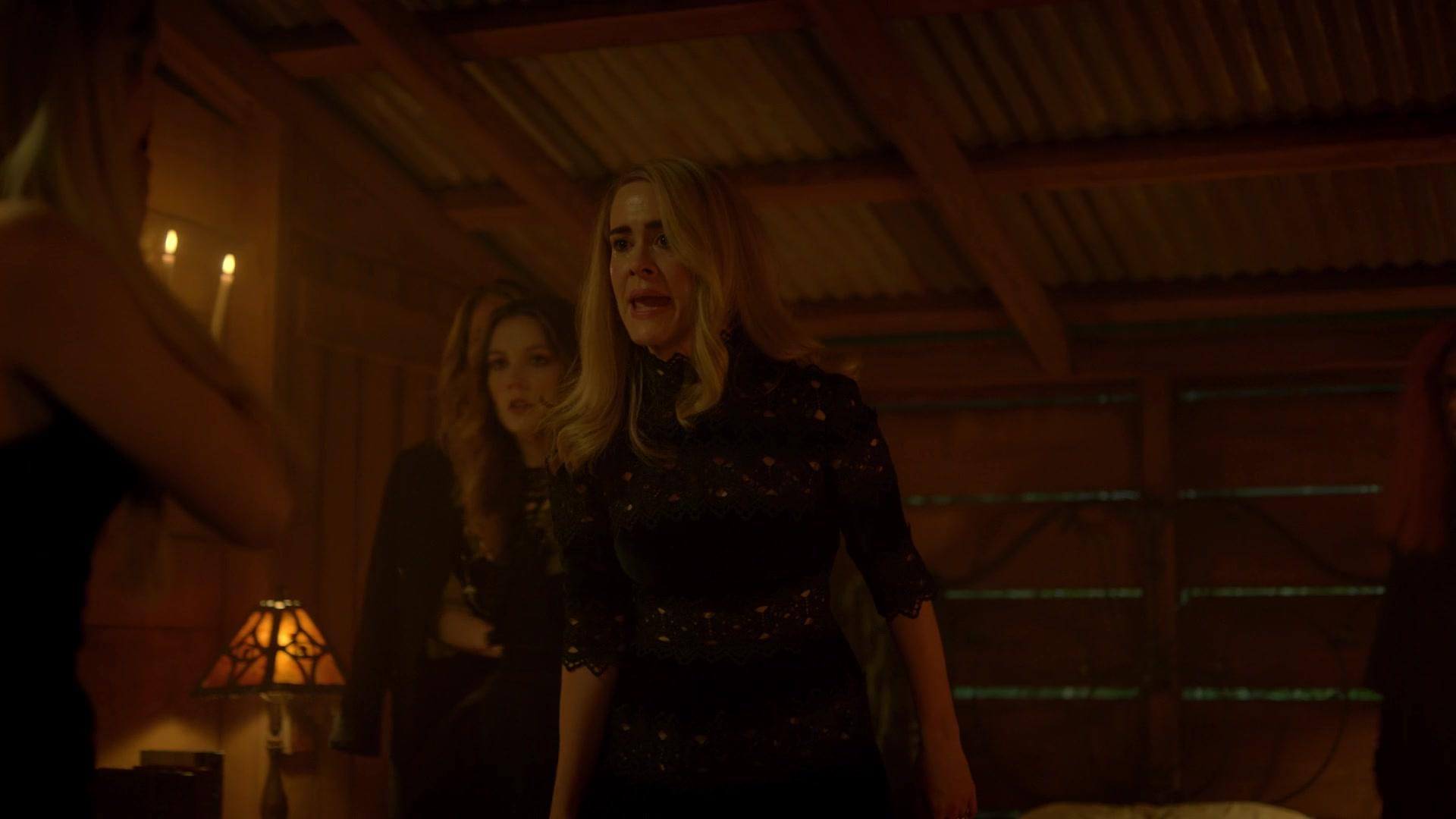 American_Horror_Story_S08E09_Fire_and_Reign_1080p_2558.jpg