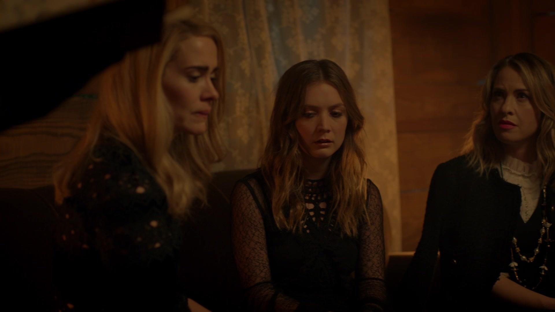 American_Horror_Story_S08E09_Fire_and_Reign_1080p_2712.jpg