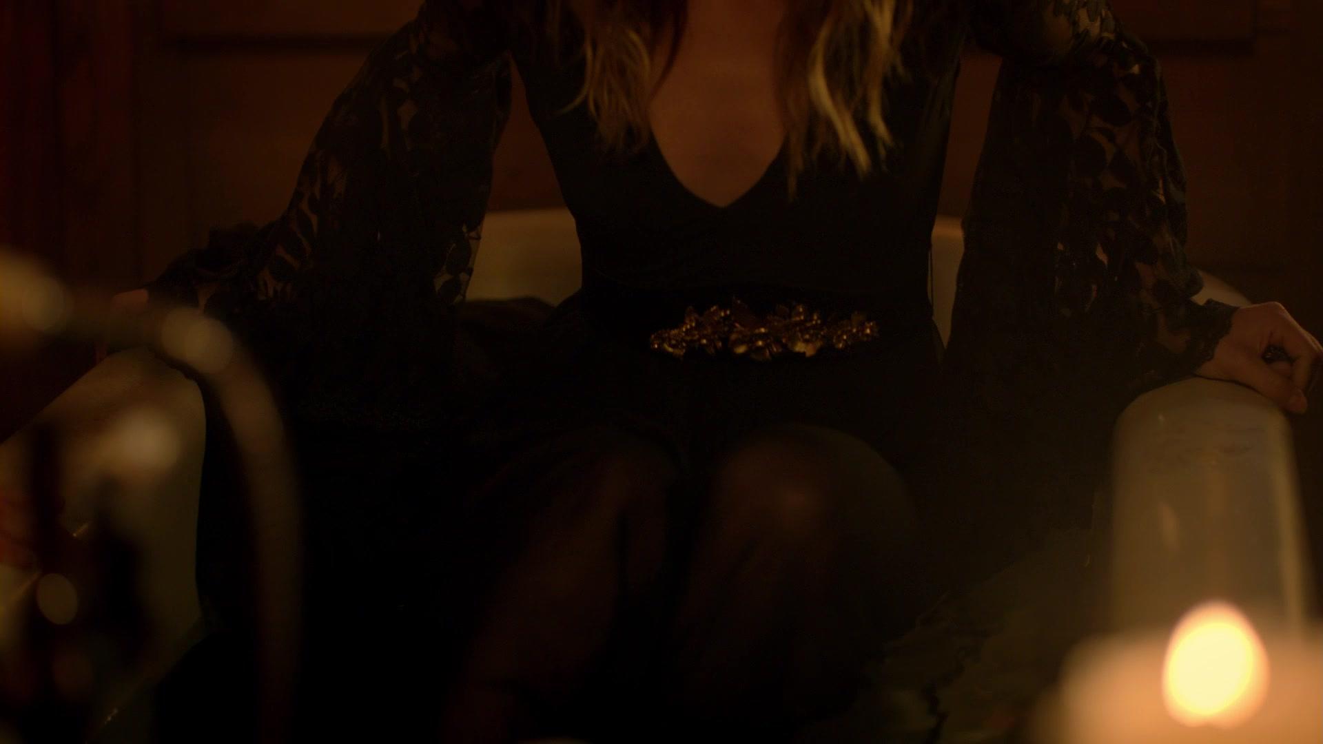 American_Horror_Story_S08E09_Fire_and_Reign_1080p_3430.jpg