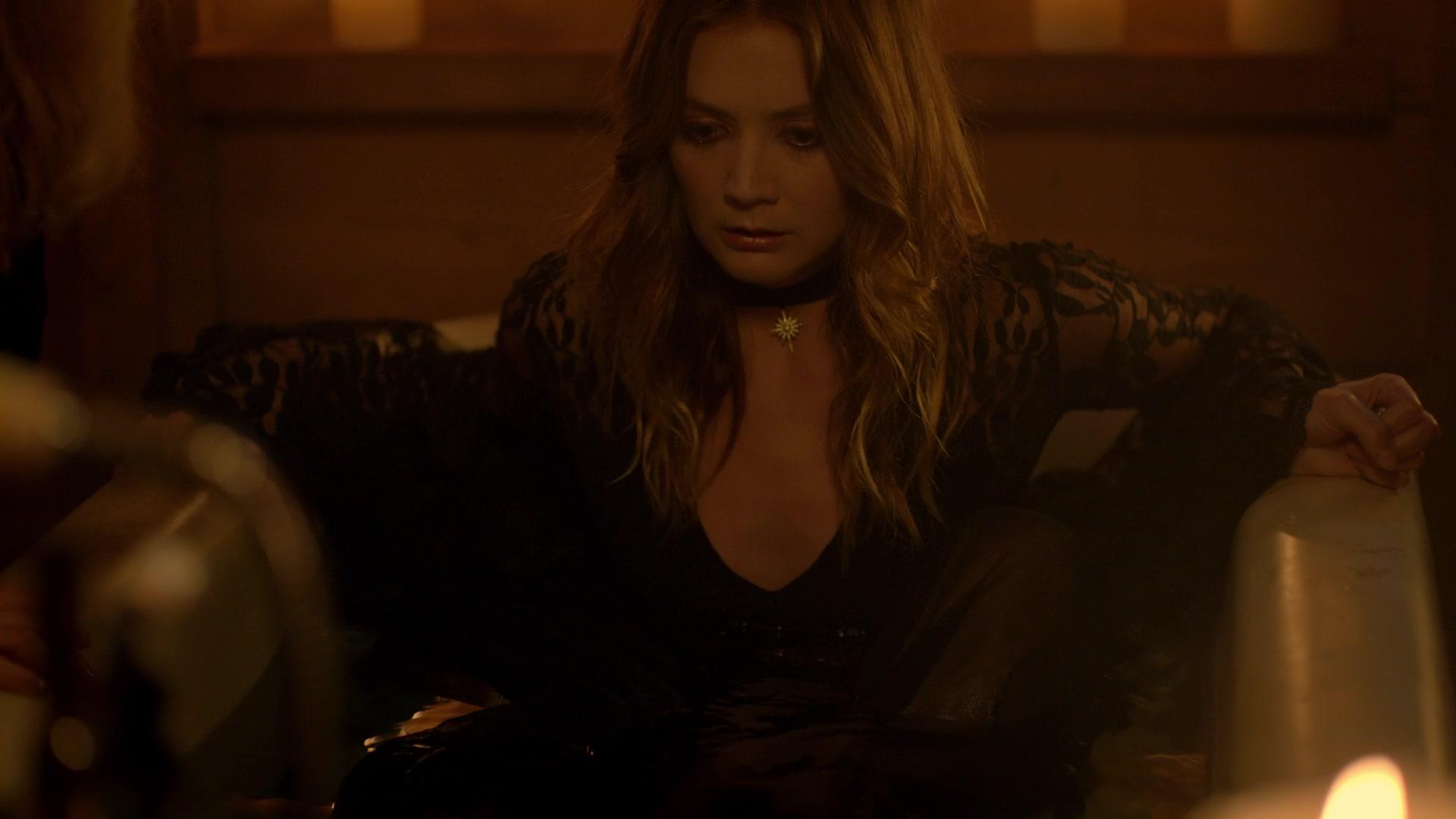 American_Horror_Story_S08E09_Fire_and_Reign_1080p_3439.jpg