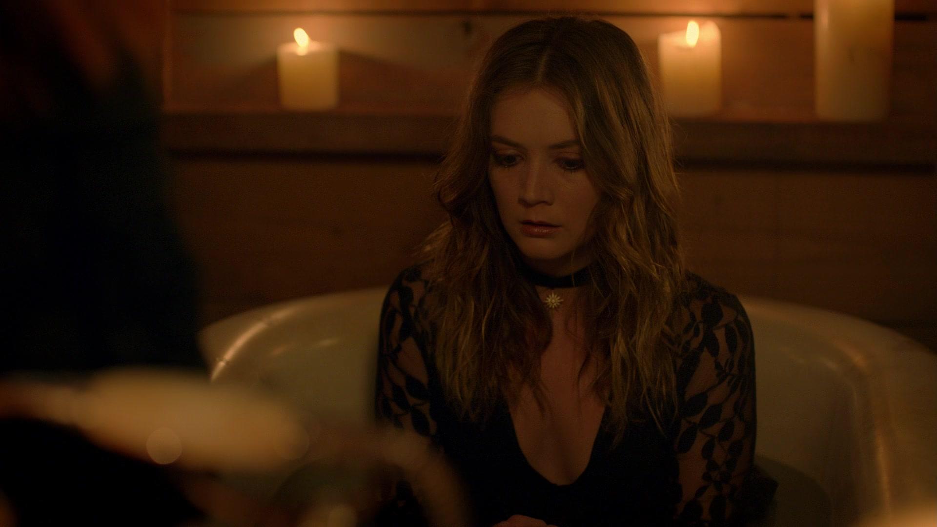 American_Horror_Story_S08E09_Fire_and_Reign_1080p_3460.jpg