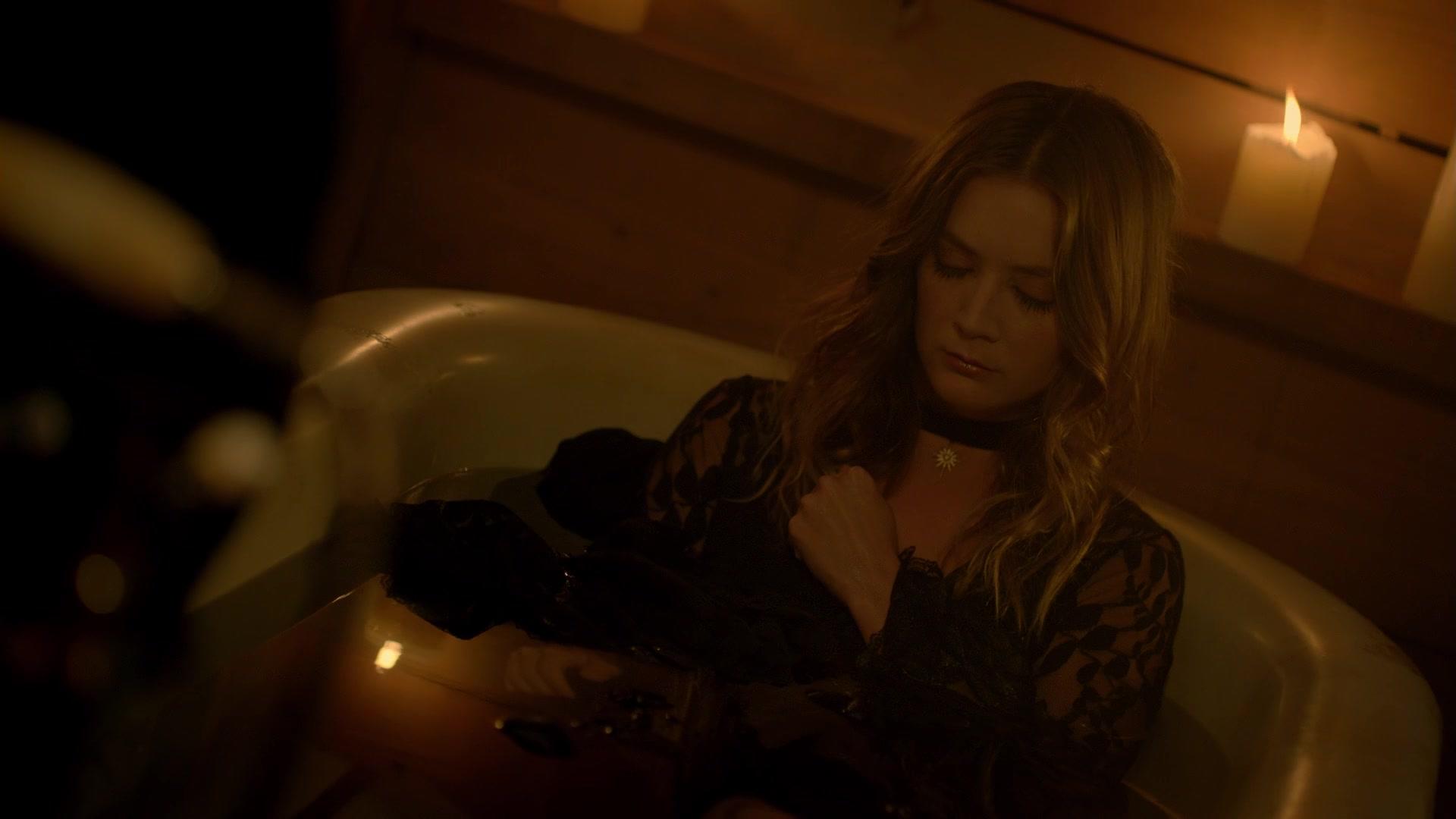 American_Horror_Story_S08E09_Fire_and_Reign_1080p_3552.jpg American_Horror_Story_S08E09_Fire_and_Reign_1080p_3552.jpg