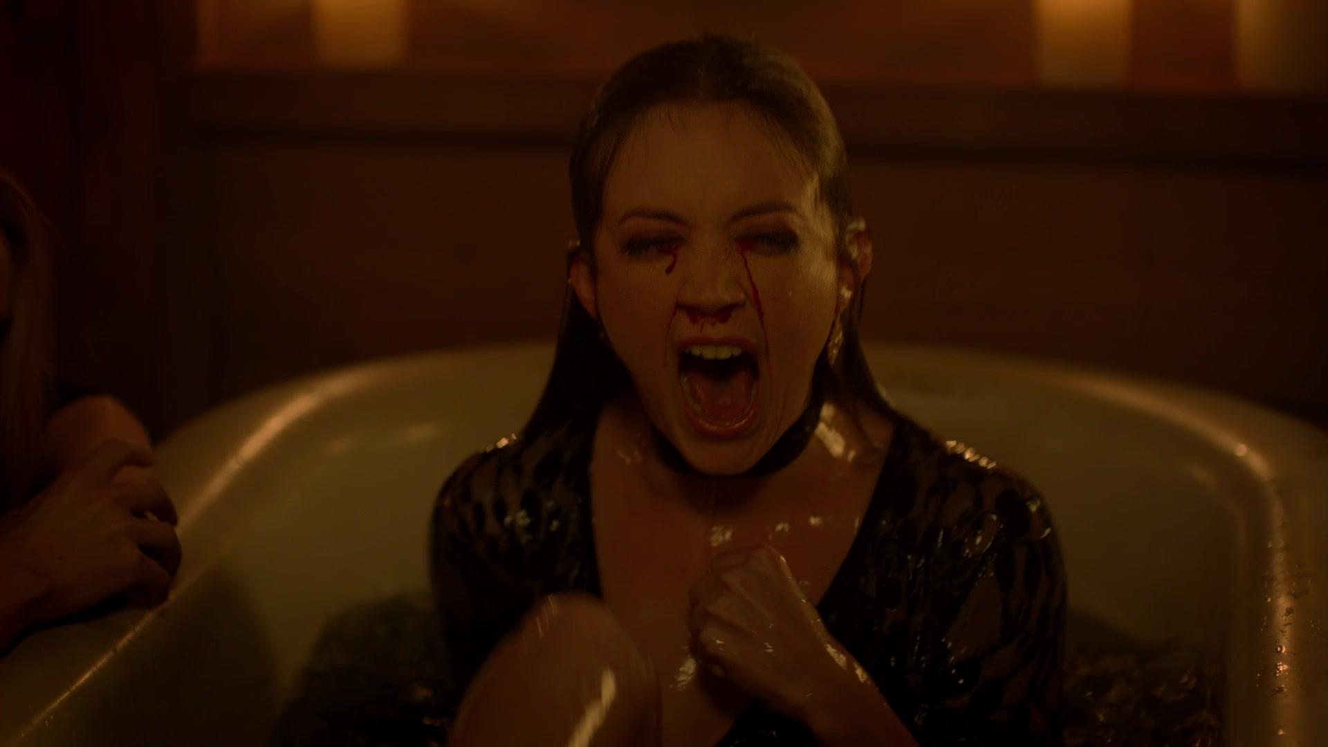 American_Horror_Story_S08E09_Fire_and_Reign_1080p_3745.jpg