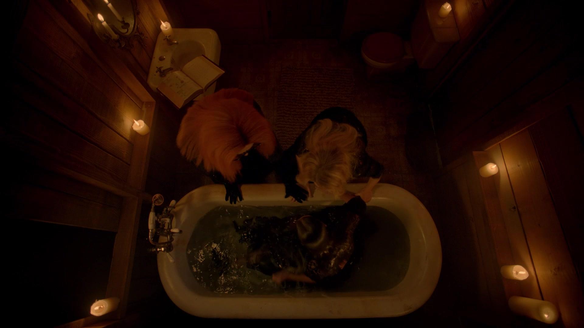 American_Horror_Story_S08E09_Fire_and_Reign_1080p_3747.jpg