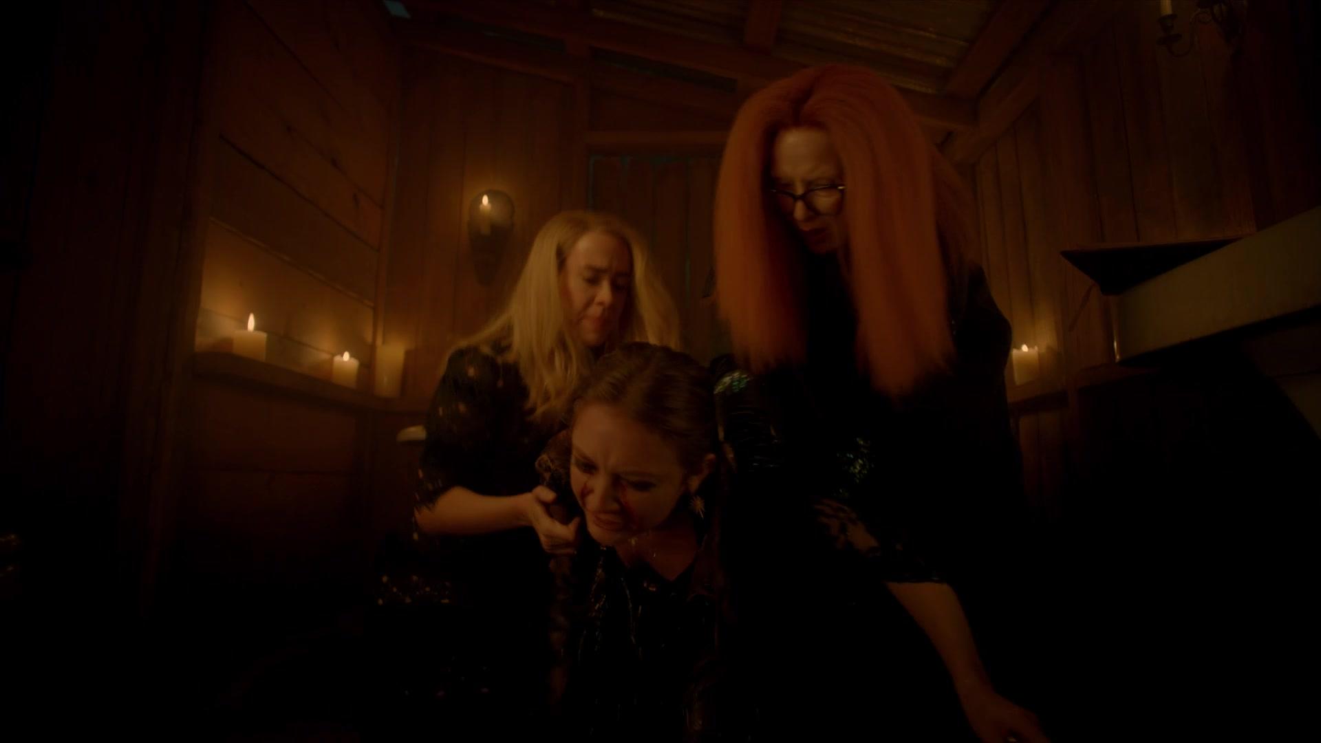 American_Horror_Story_S08E09_Fire_and_Reign_1080p_3757.jpg