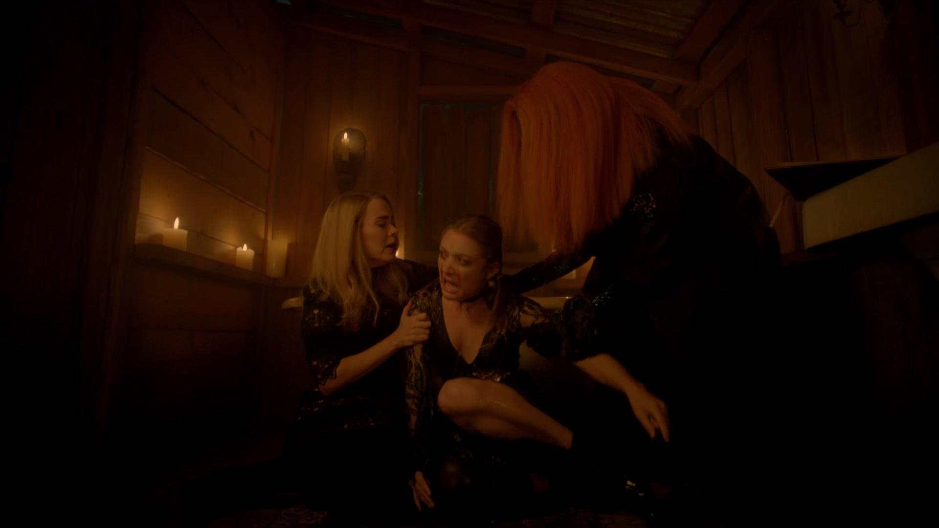 American_Horror_Story_S08E09_Fire_and_Reign_1080p_3759.jpg
