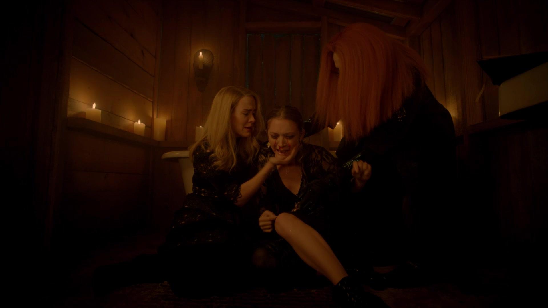 American_Horror_Story_S08E09_Fire_and_Reign_1080p_3767.jpg