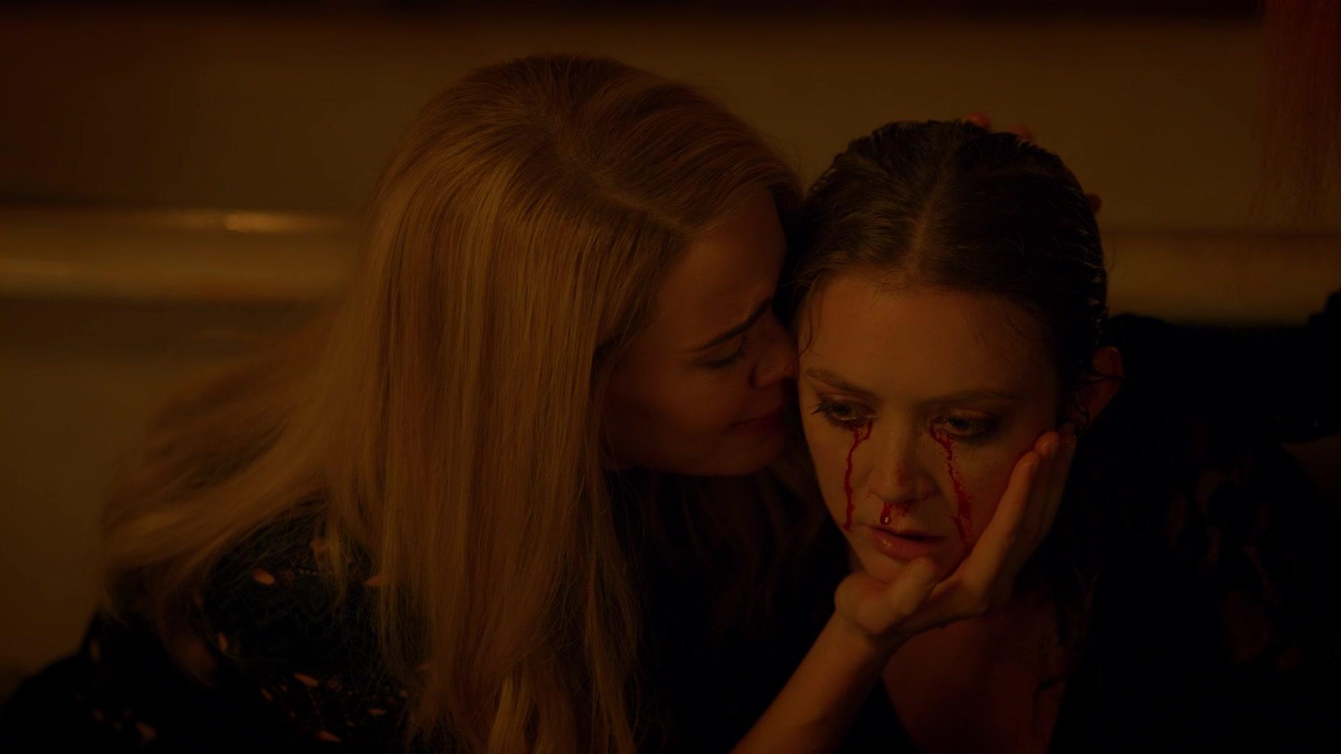 American_Horror_Story_S08E09_Fire_and_Reign_1080p_3791.jpg