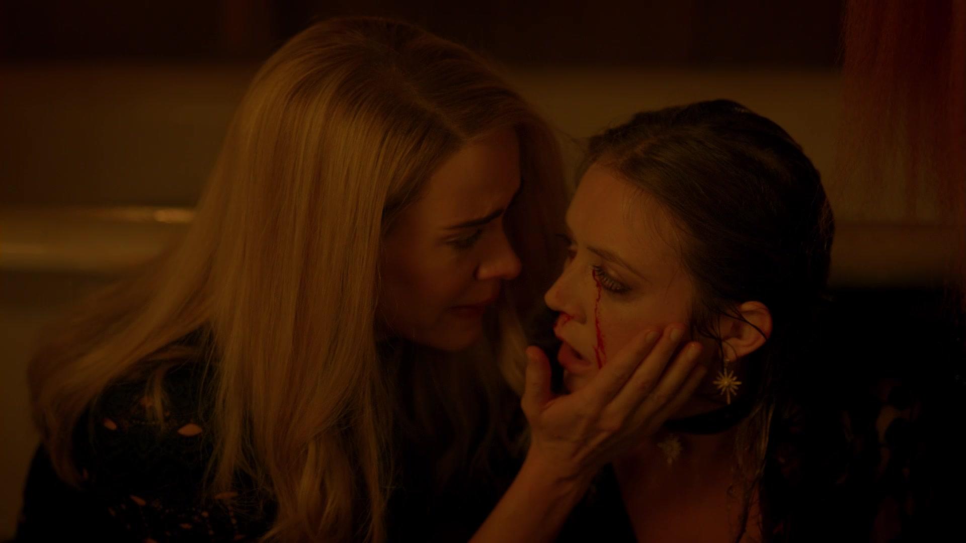 American_Horror_Story_S08E09_Fire_and_Reign_1080p_3805.jpg