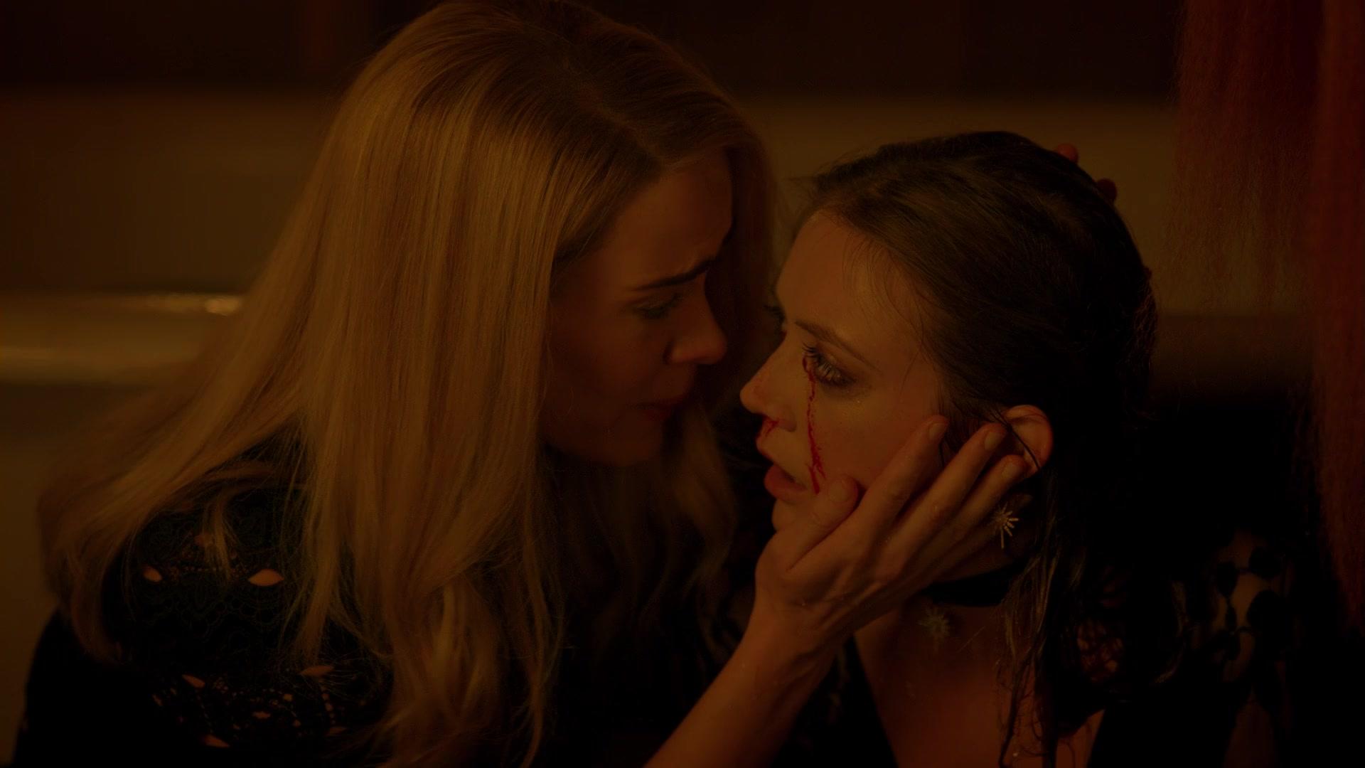 American_Horror_Story_S08E09_Fire_and_Reign_1080p_3813.jpg