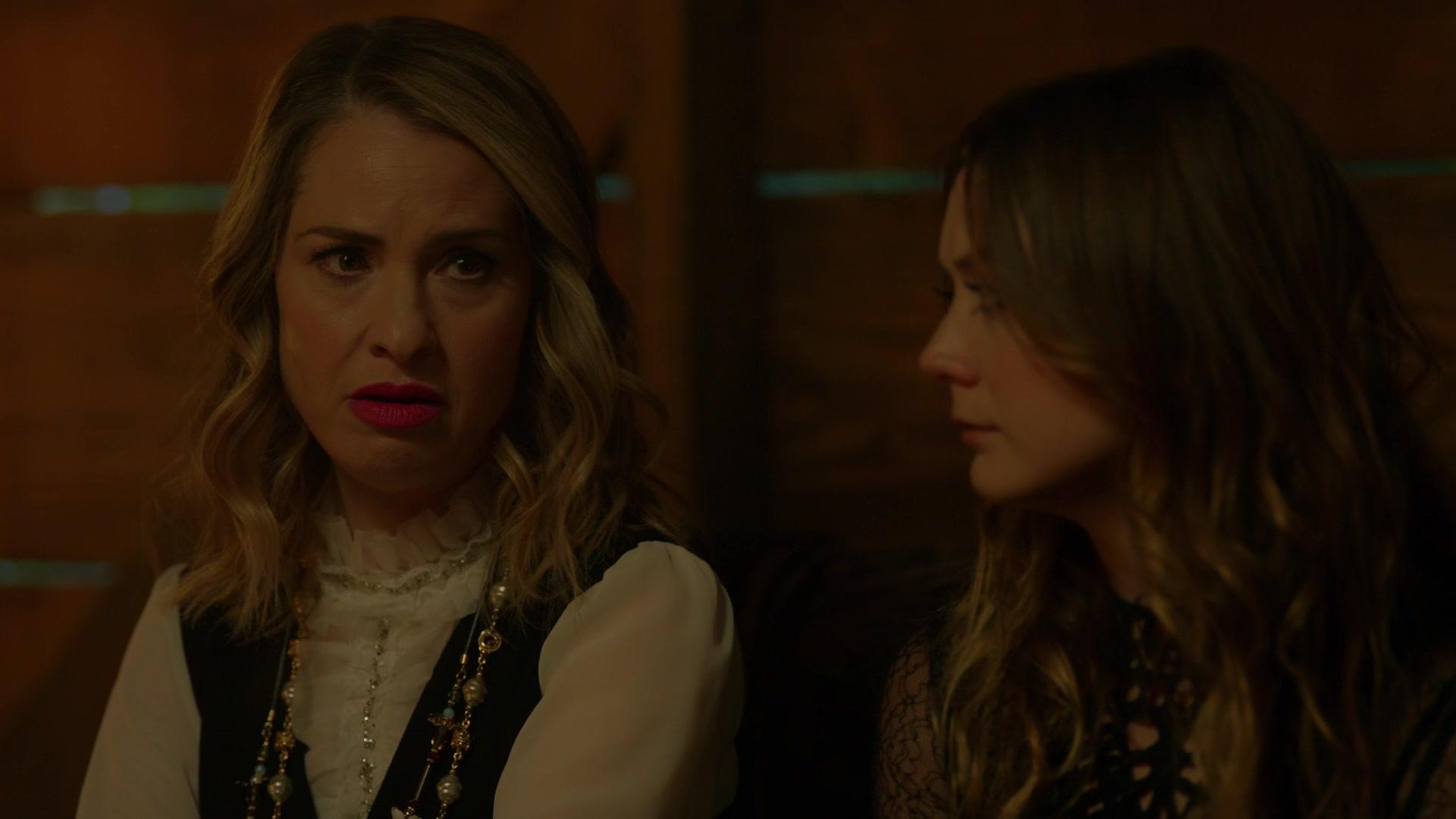 American_Horror_Story_S08E10_Apocalypse_Then_1080p_0786.jpg