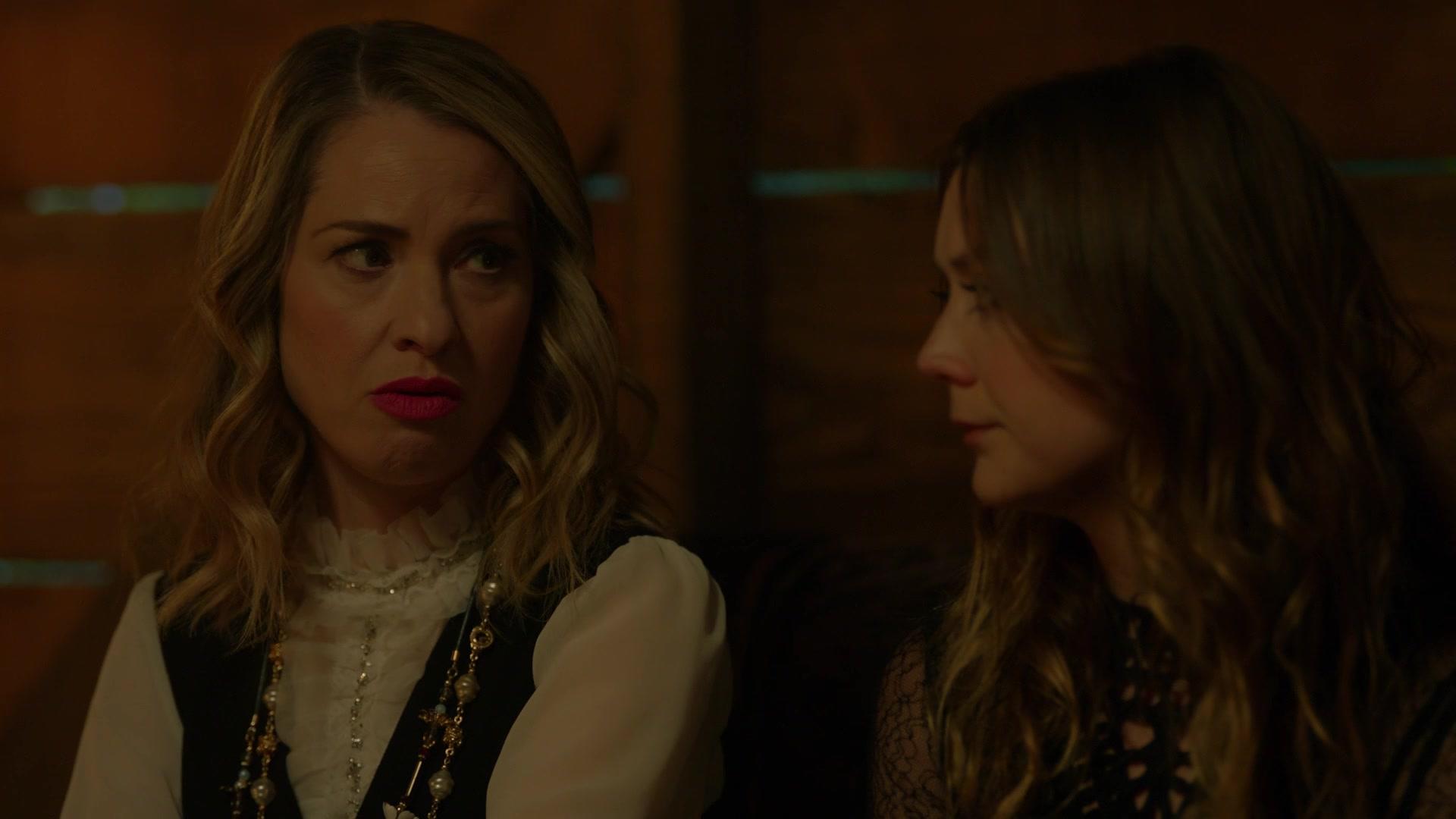 American_Horror_Story_S08E10_Apocalypse_Then_1080p_0787.jpg