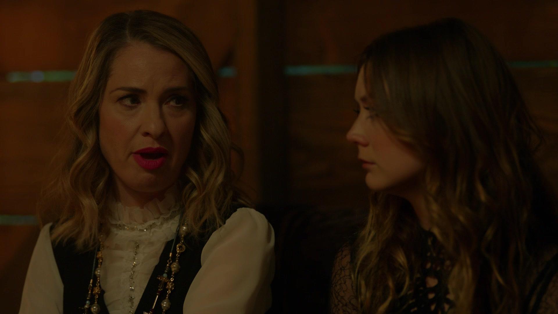 American_Horror_Story_S08E10_Apocalypse_Then_1080p_0789.jpg