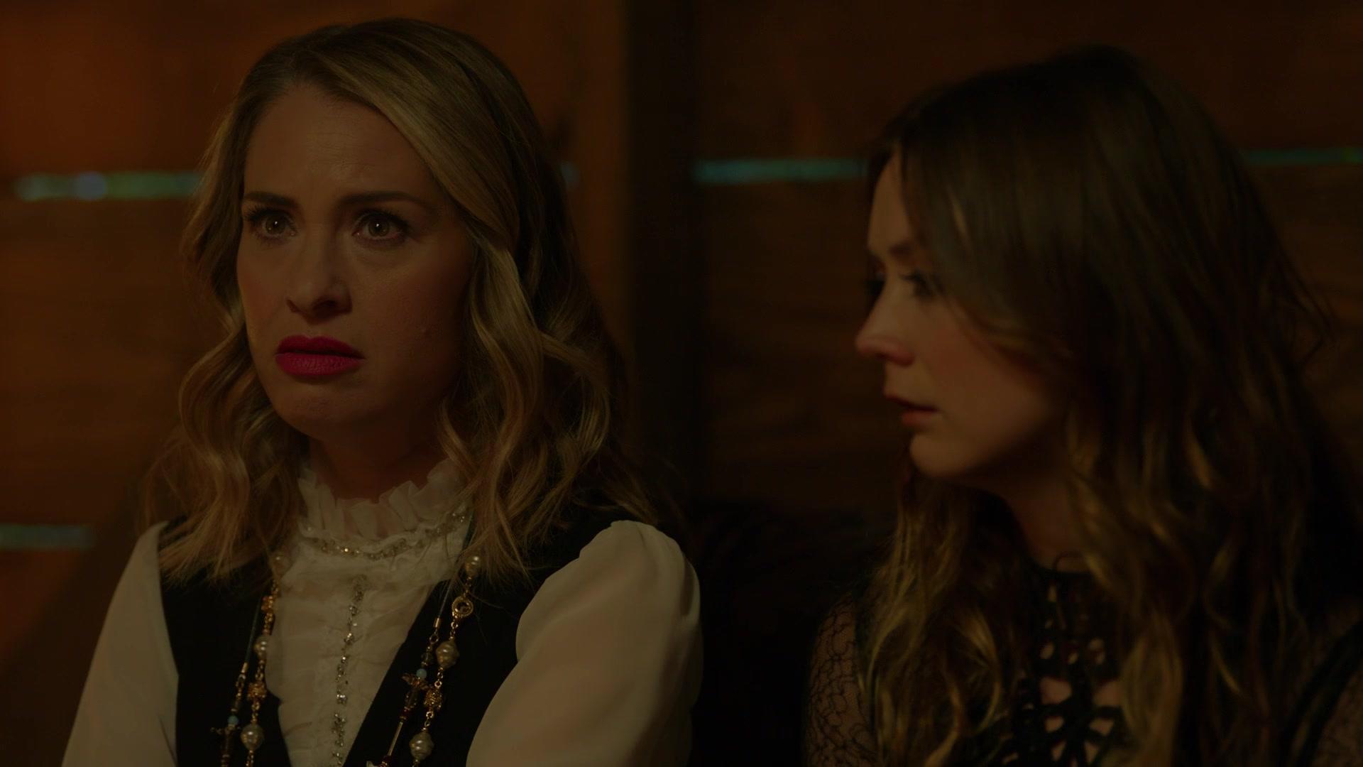 American_Horror_Story_S08E10_Apocalypse_Then_1080p_0797.jpg