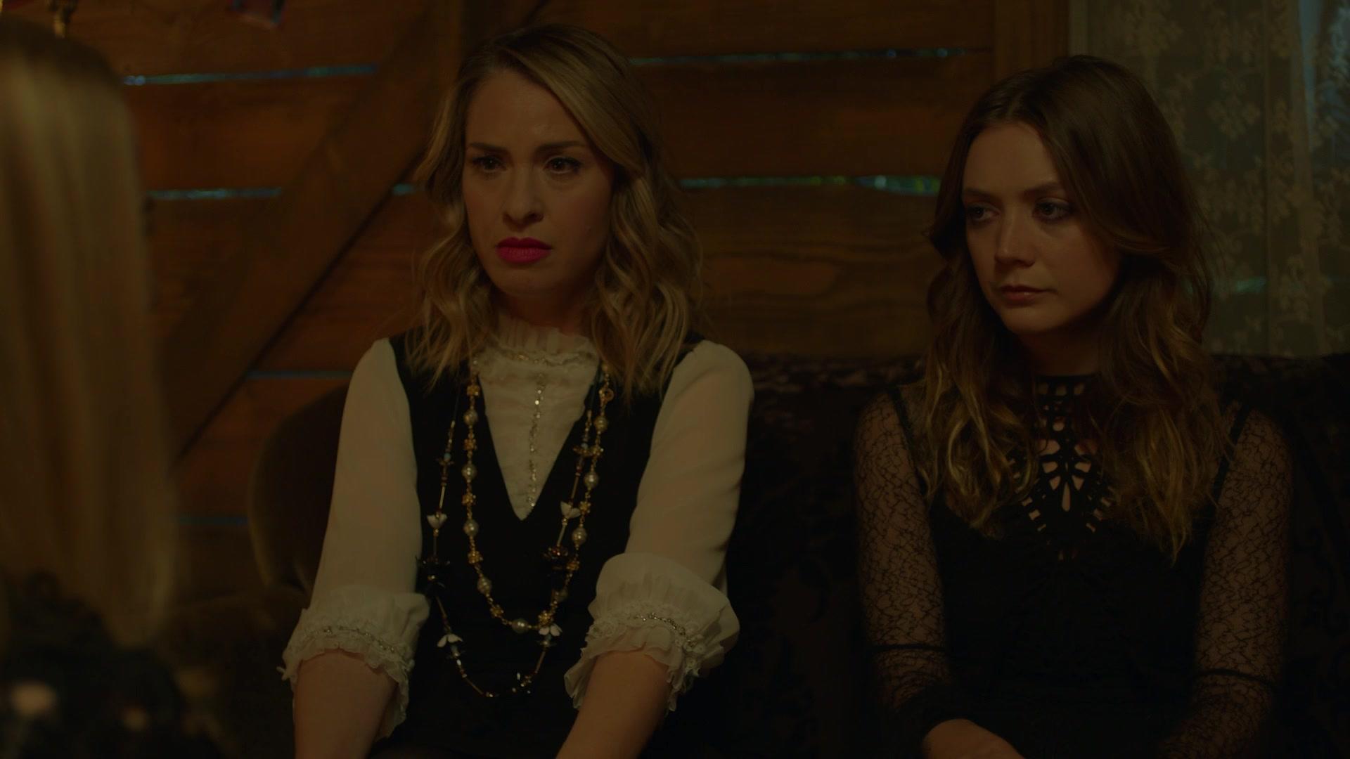 American_Horror_Story_S08E10_Apocalypse_Then_1080p_0844.jpg