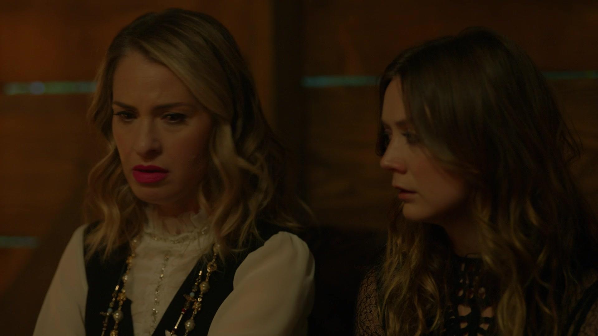 American_Horror_Story_S08E10_Apocalypse_Then_1080p_0883.jpg