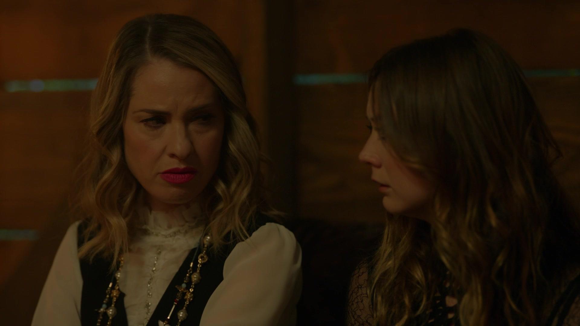 American_Horror_Story_S08E10_Apocalypse_Then_1080p_0886.jpg