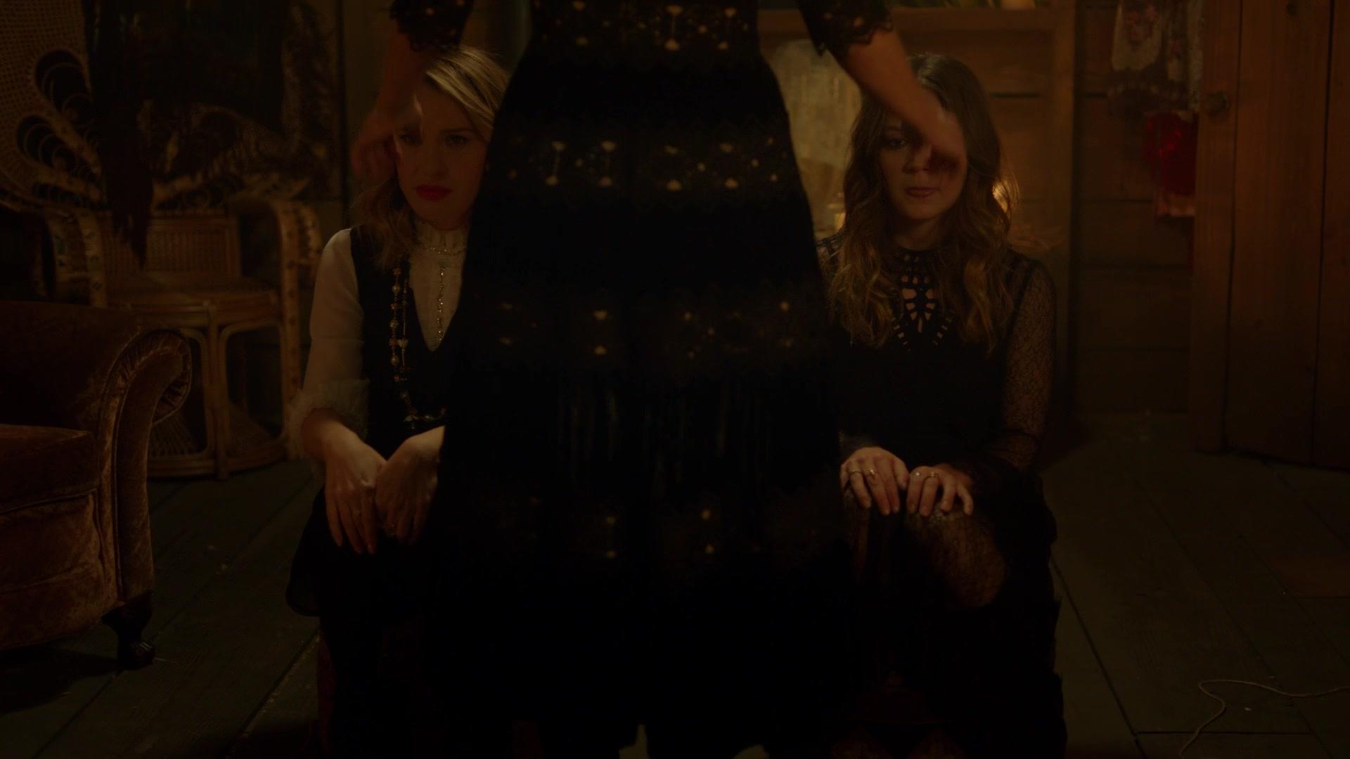 American_Horror_Story_S08E10_Apocalypse_Then_1080p_1351.jpg