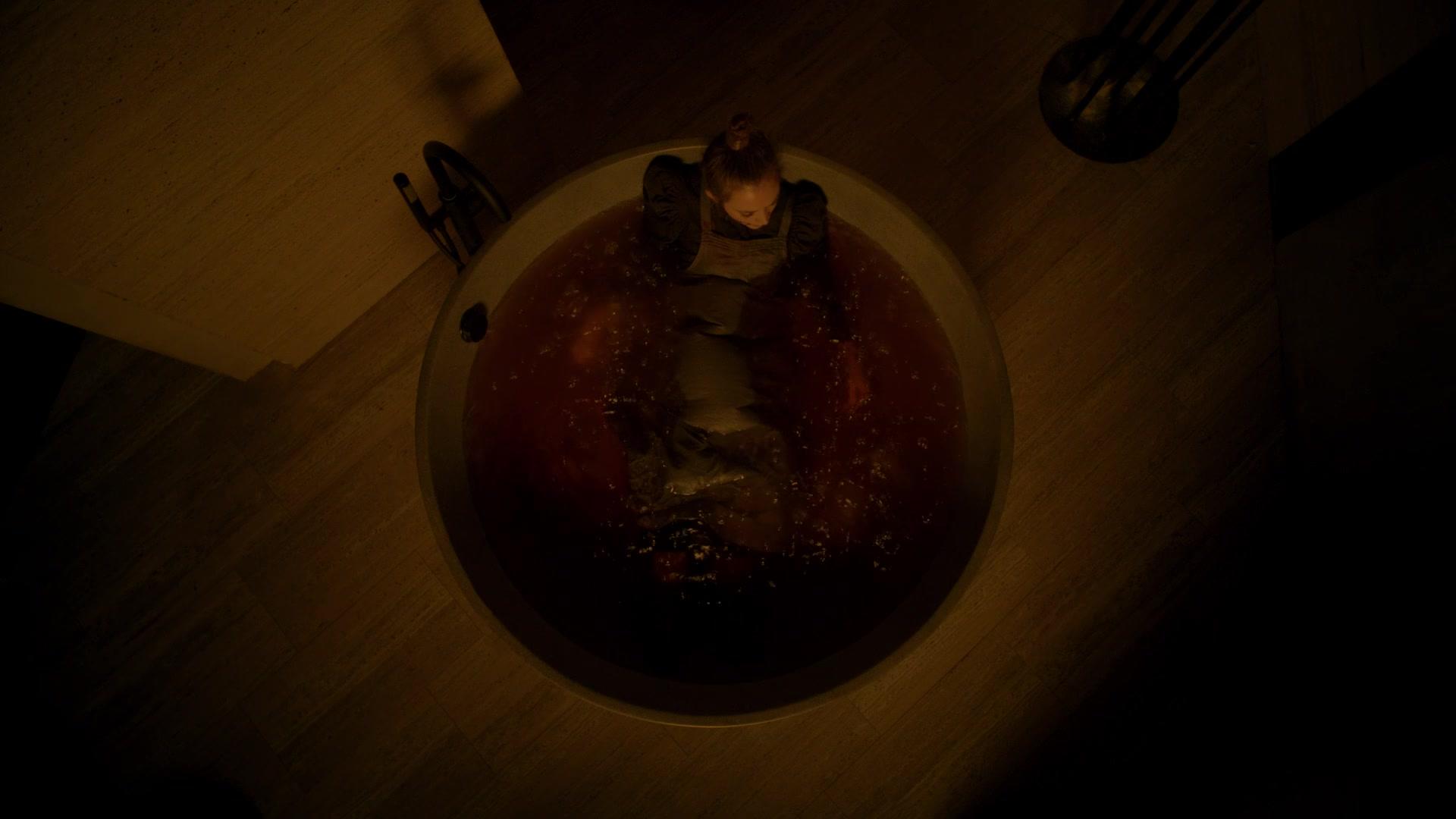 American_Horror_Story_S08E10_Apocalypse_Then_1080p_4150.jpg
