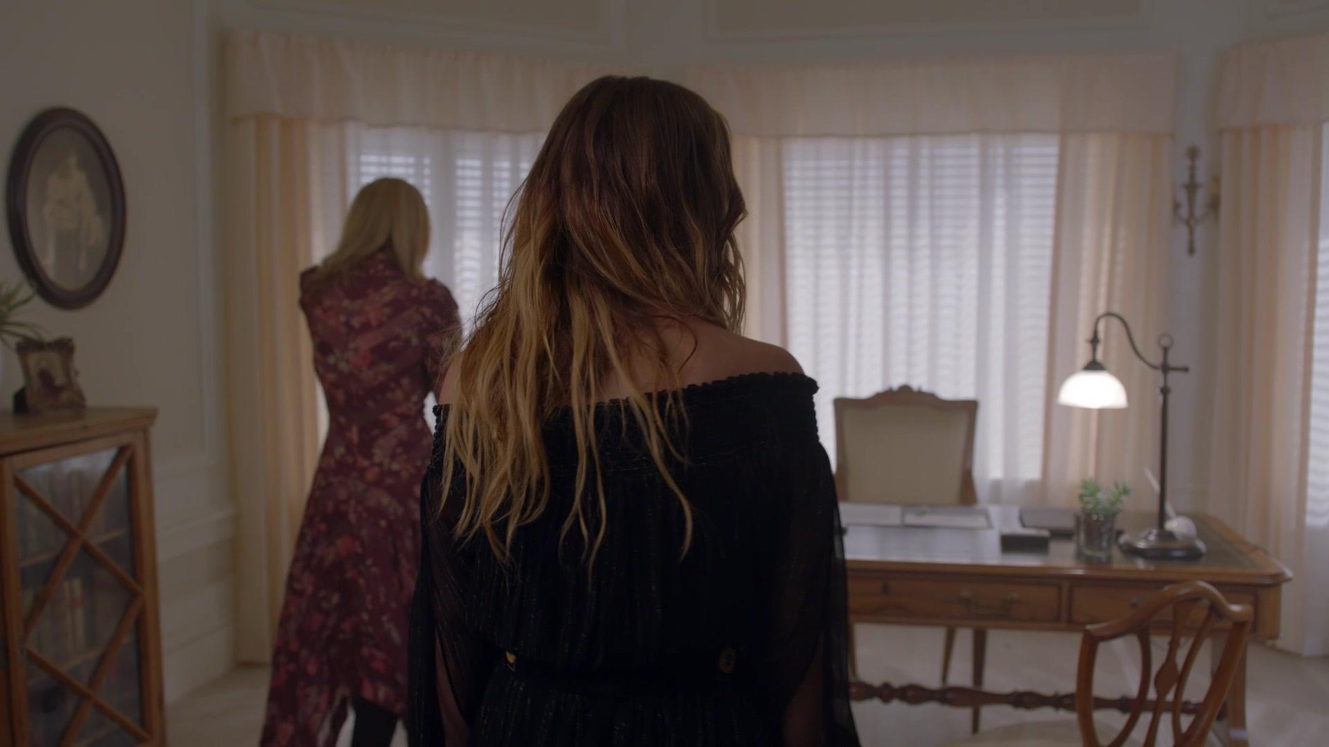 American_Horror_Story_S08E10_Apocalypse_Then_1080p_5290.jpg
