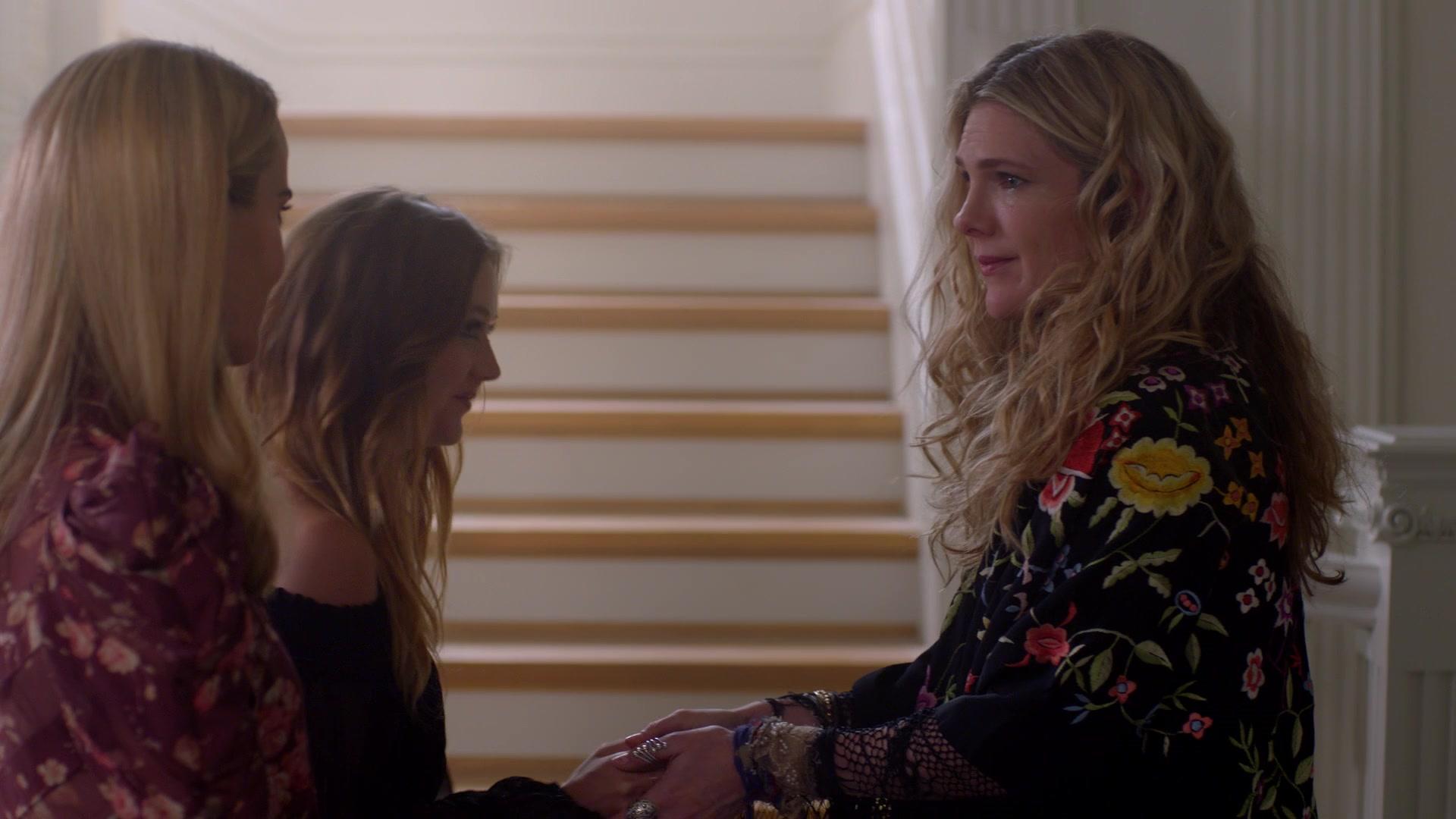American_Horror_Story_S08E10_Apocalypse_Then_1080p_5849.jpg