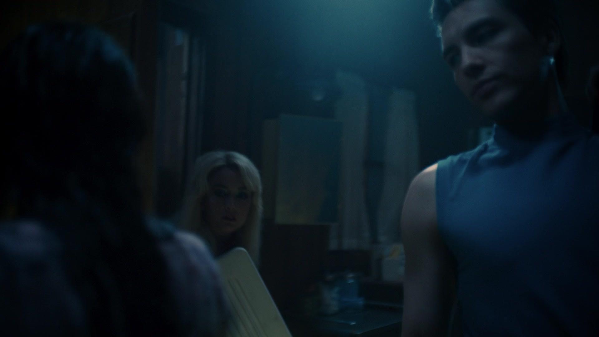 American_Horror_Story_S09E01_Camp_Redwood_1080p_6399.jpg