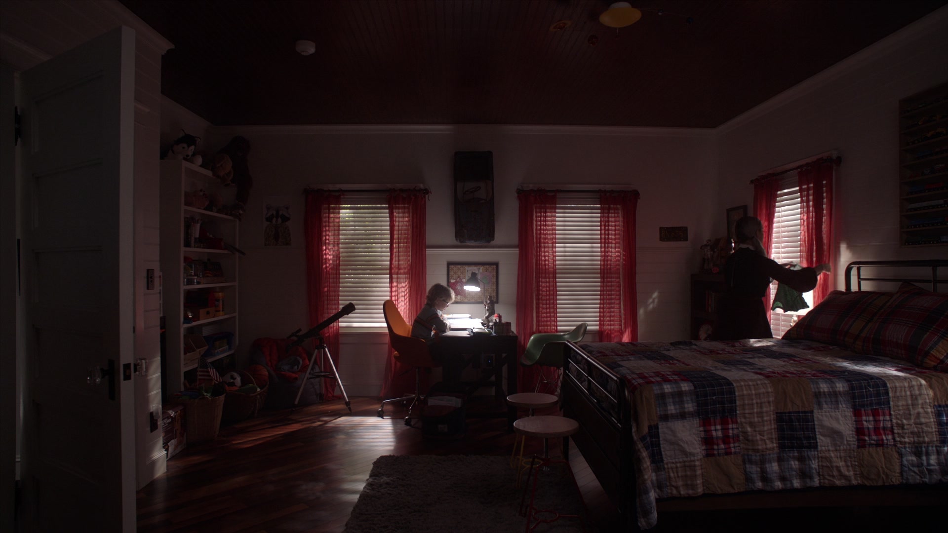 American_Horror_Story_S07_E02_Don_t_BeAfraid_of_the_Dark_1080p_BluRay_001718.jpg
