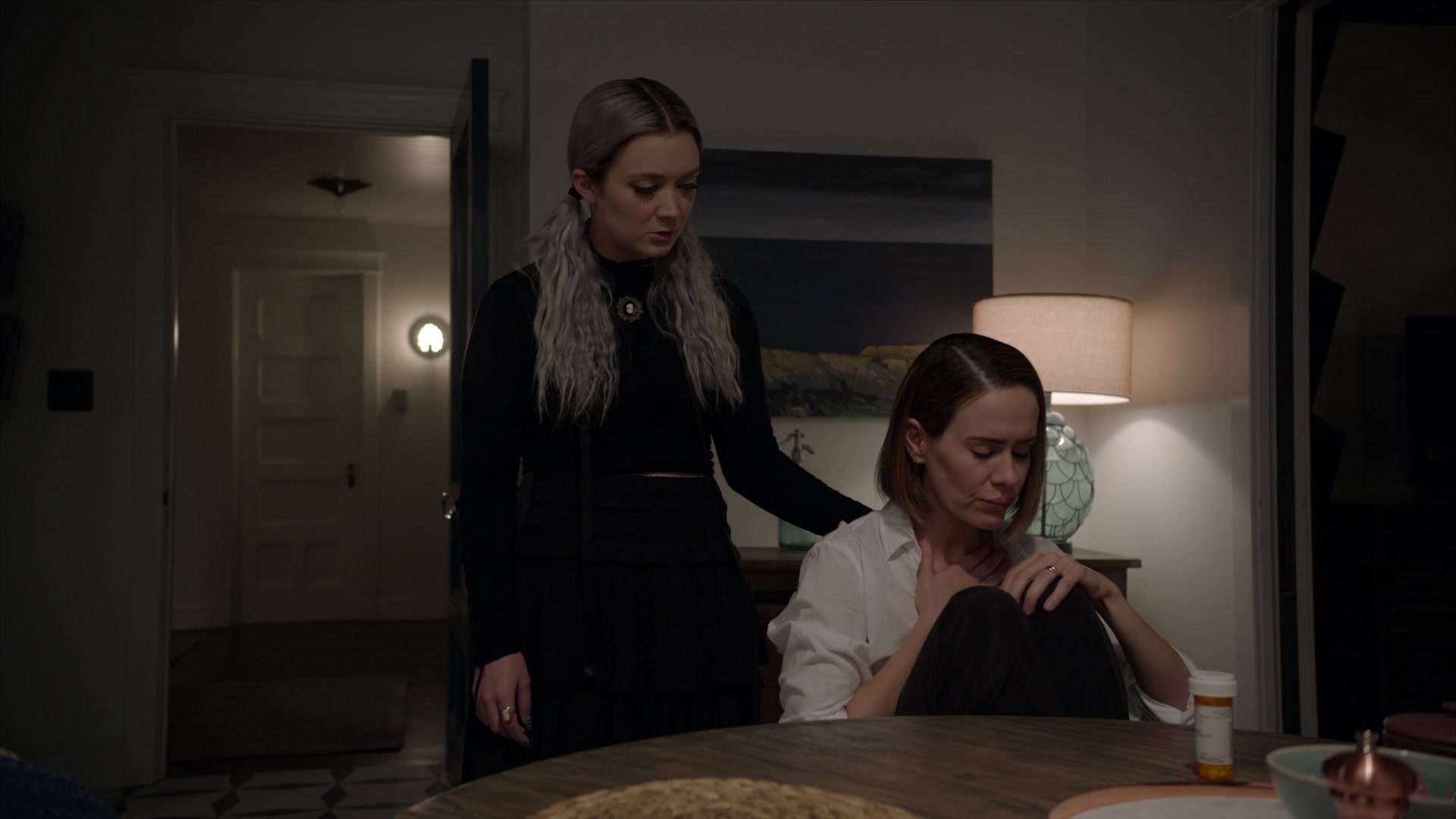 American_Horror_Story_S07_E02_Don_t_BeAfraid_of_the_Dark_1080p_BluRay_004851.jpg