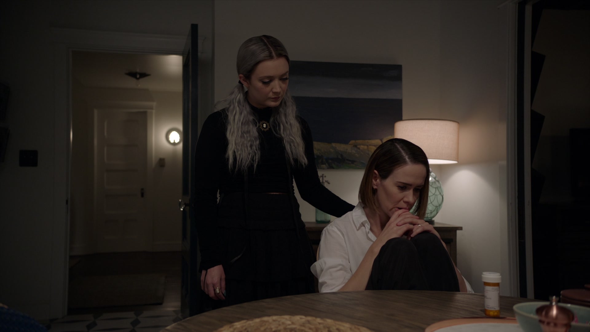 American_Horror_Story_S07_E02_Don_t_BeAfraid_of_the_Dark_1080p_BluRay_004910.jpg
