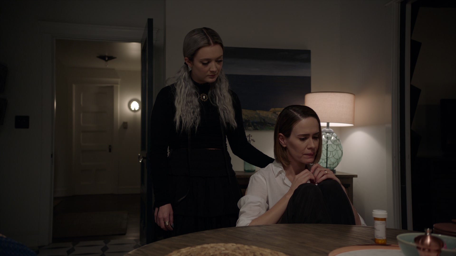 American_Horror_Story_S07_E02_Don_t_BeAfraid_of_the_Dark_1080p_BluRay_004917.jpg