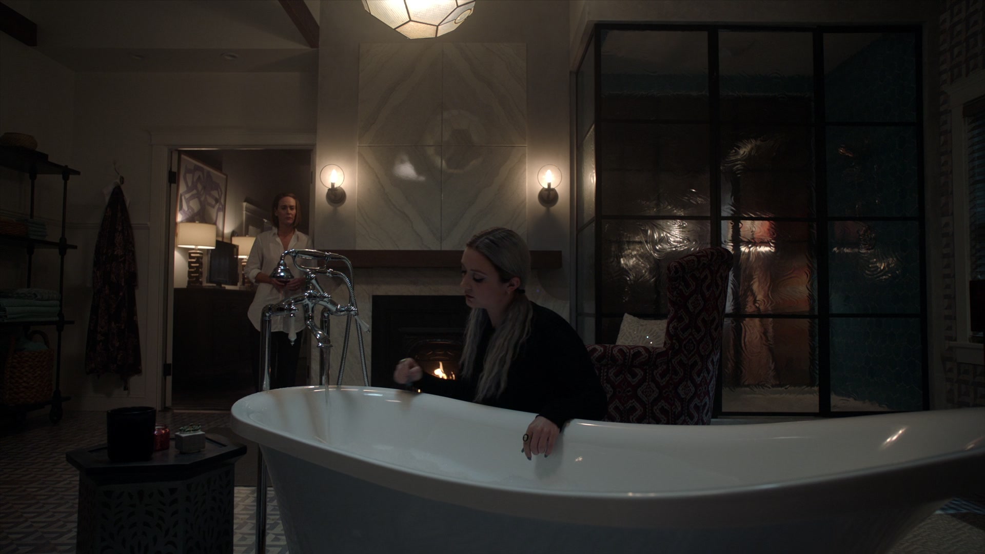 American_Horror_Story_S07_E02_Don_t_BeAfraid_of_the_Dark_1080p_BluRay_004983.jpg