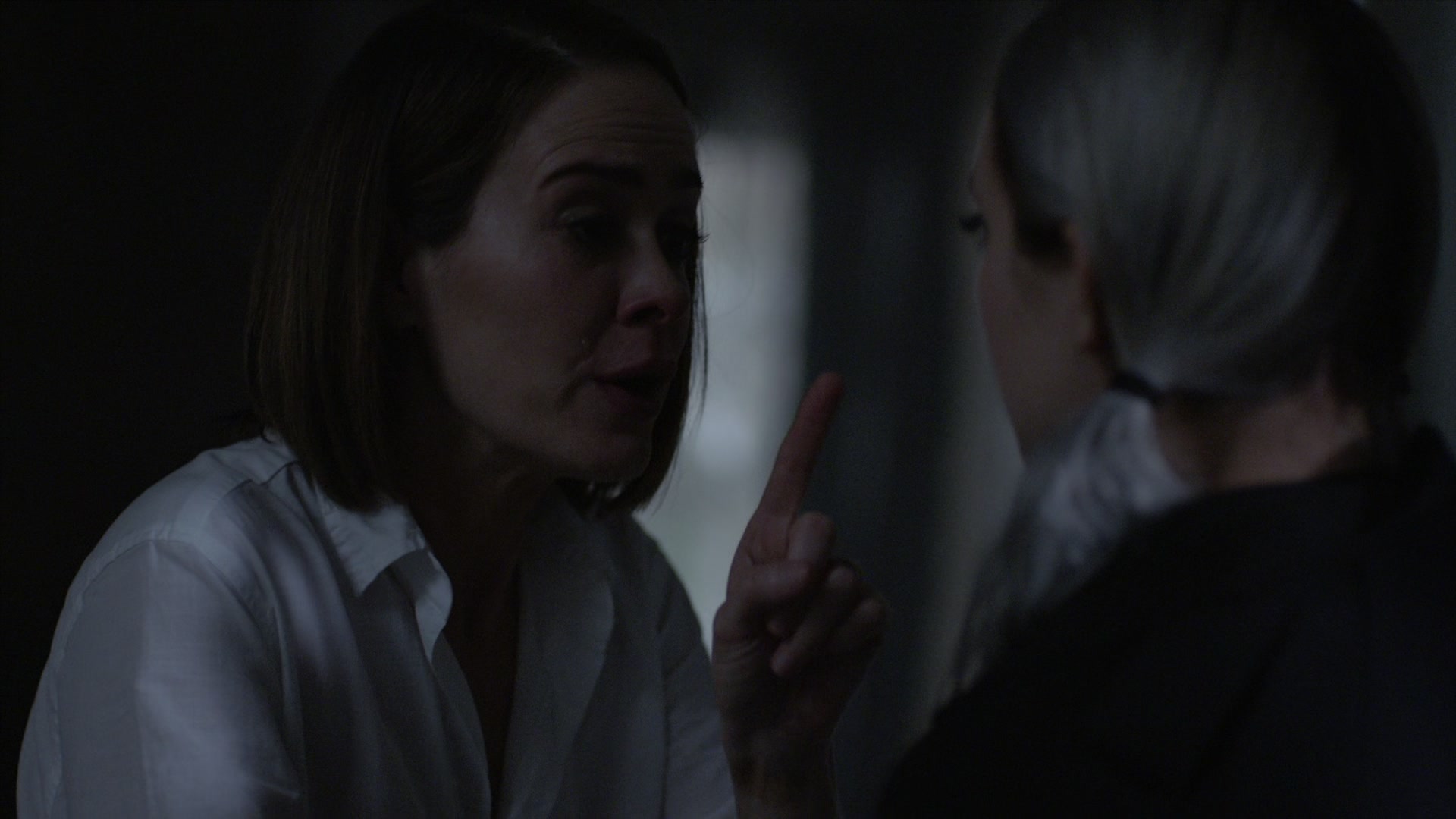 American_Horror_Story_S07_E02_Don_t_BeAfraid_of_the_Dark_1080p_BluRay_005564.jpg