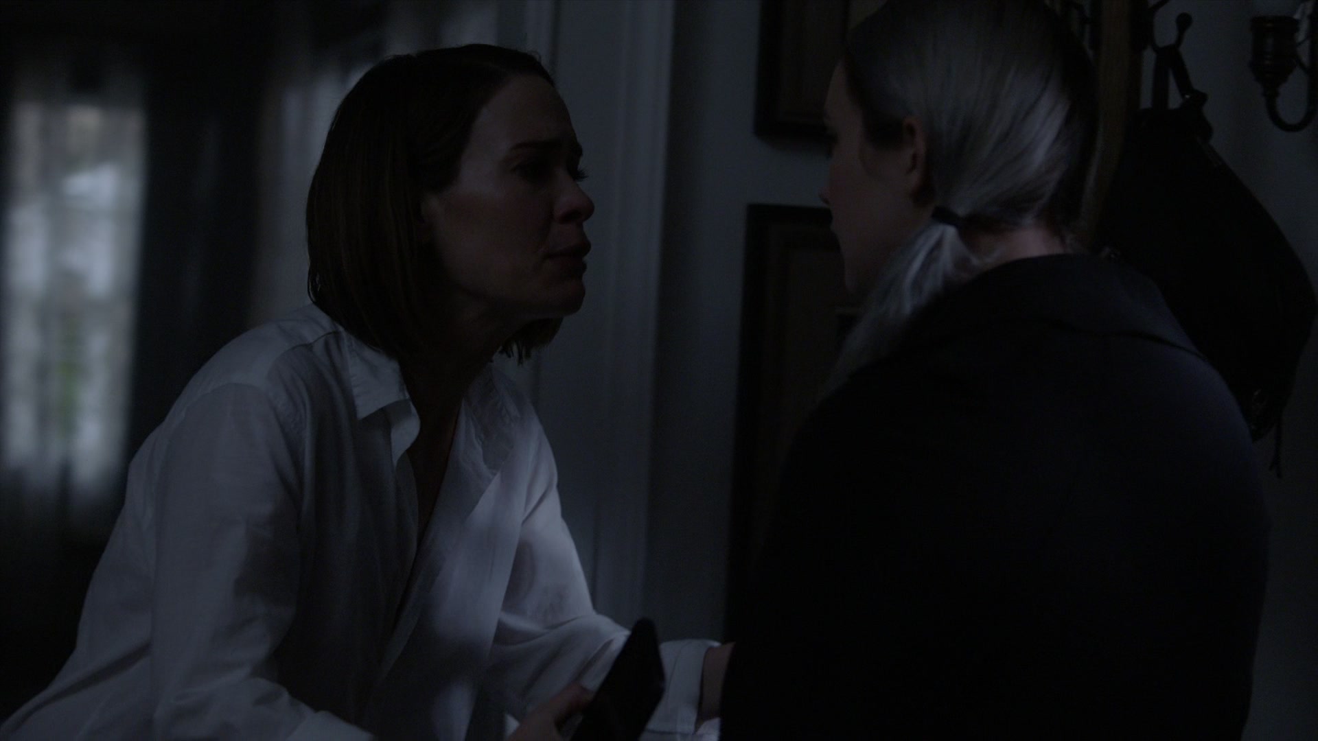 American_Horror_Story_S07_E02_Don_t_BeAfraid_of_the_Dark_1080p_BluRay_005579.jpg
