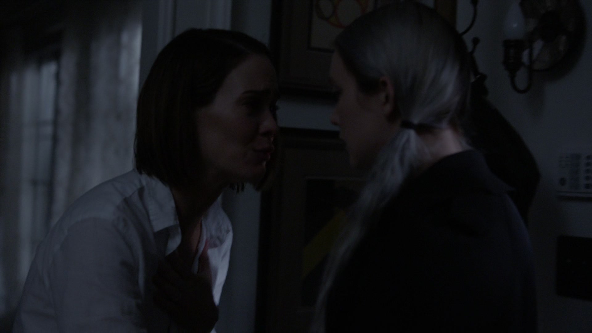American_Horror_Story_S07_E02_Don_t_BeAfraid_of_the_Dark_1080p_BluRay_005593.jpg