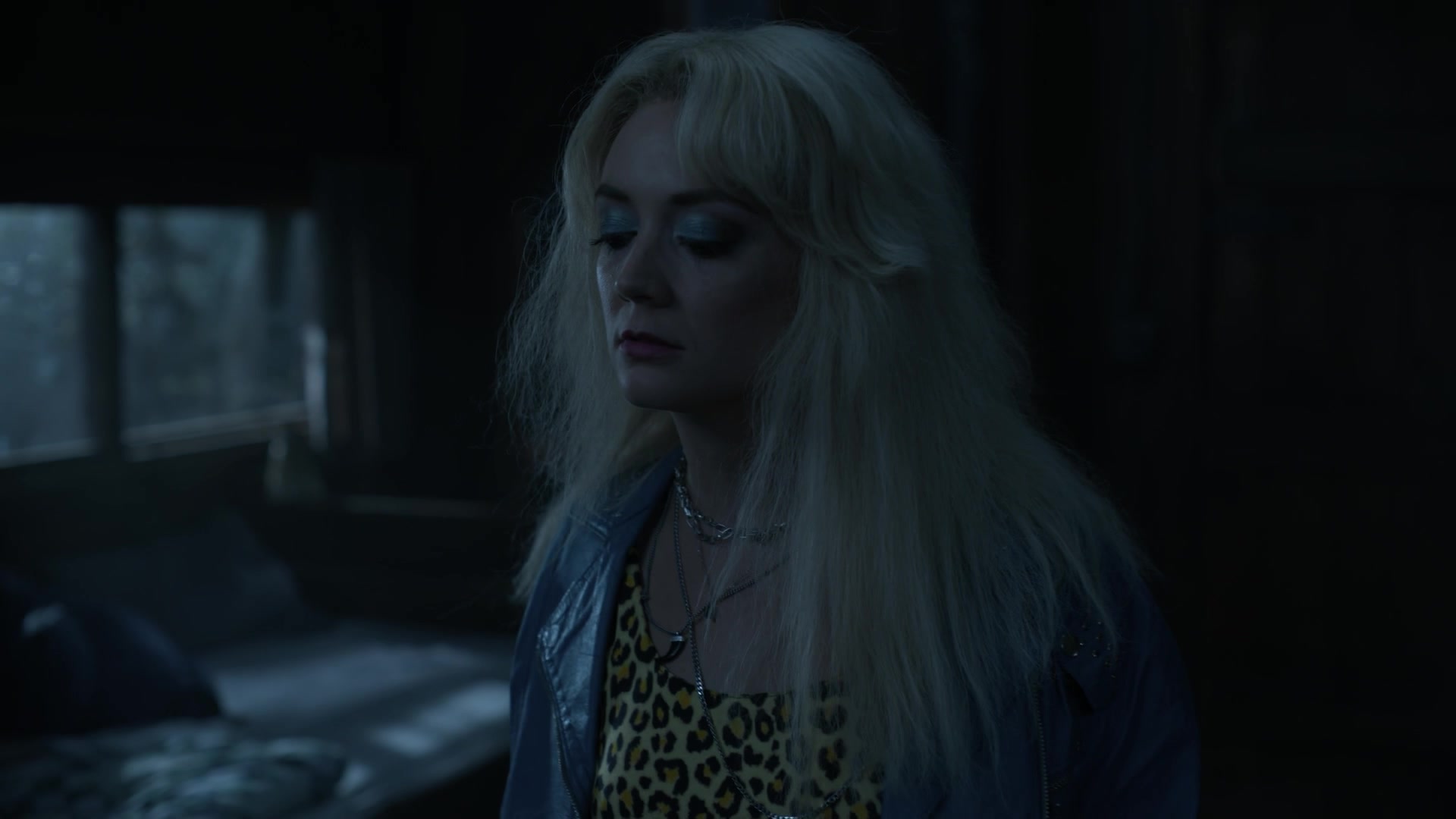American_Horror_Story_S09E05_1984_Red_Dawn_1080p_IHBL_003250.jpg