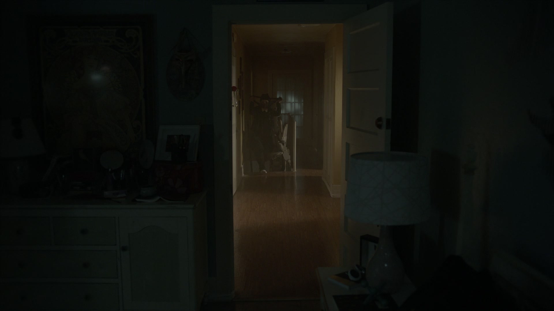 American_Horror_Story_S07_E04_11_9_1080p_BluRay_006262.jpg