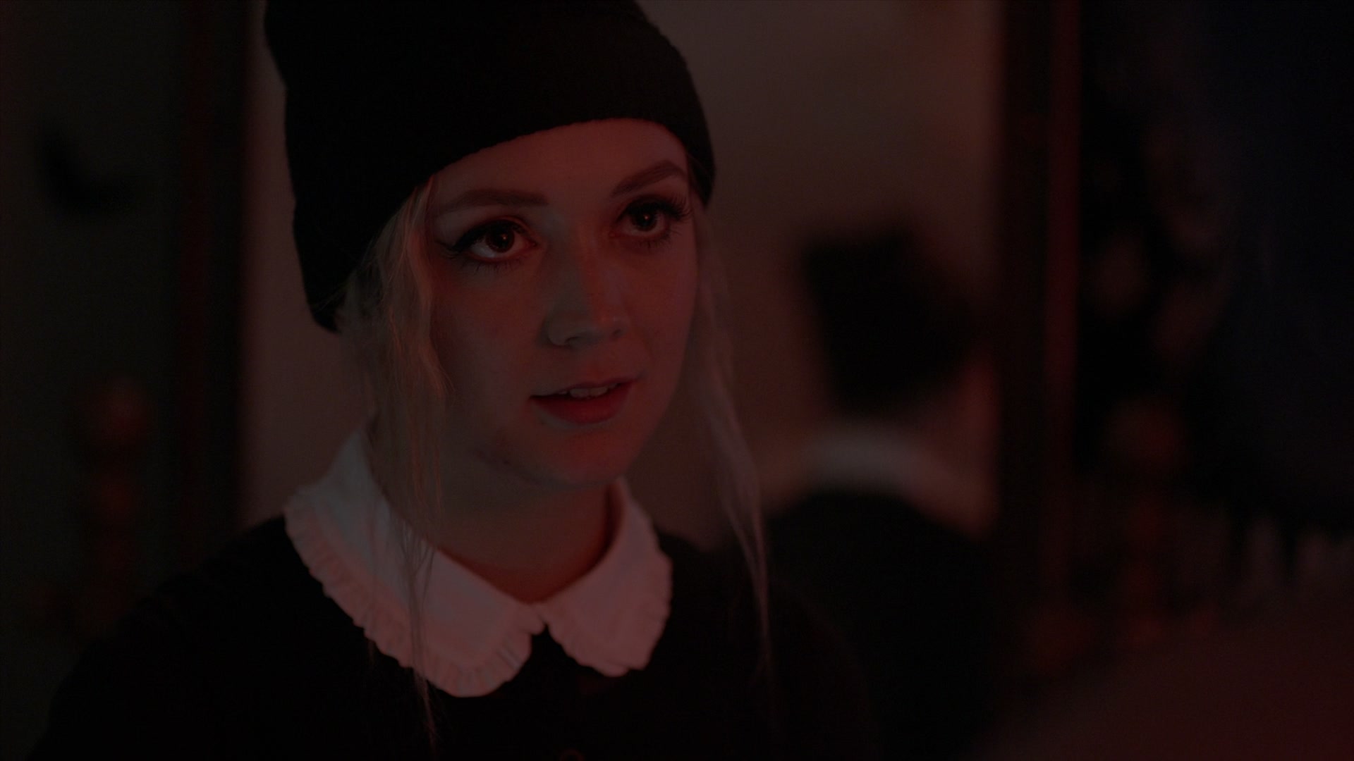 American_Horror_Story_S07_E04_11_9_1080p_BluRay_006422.jpg